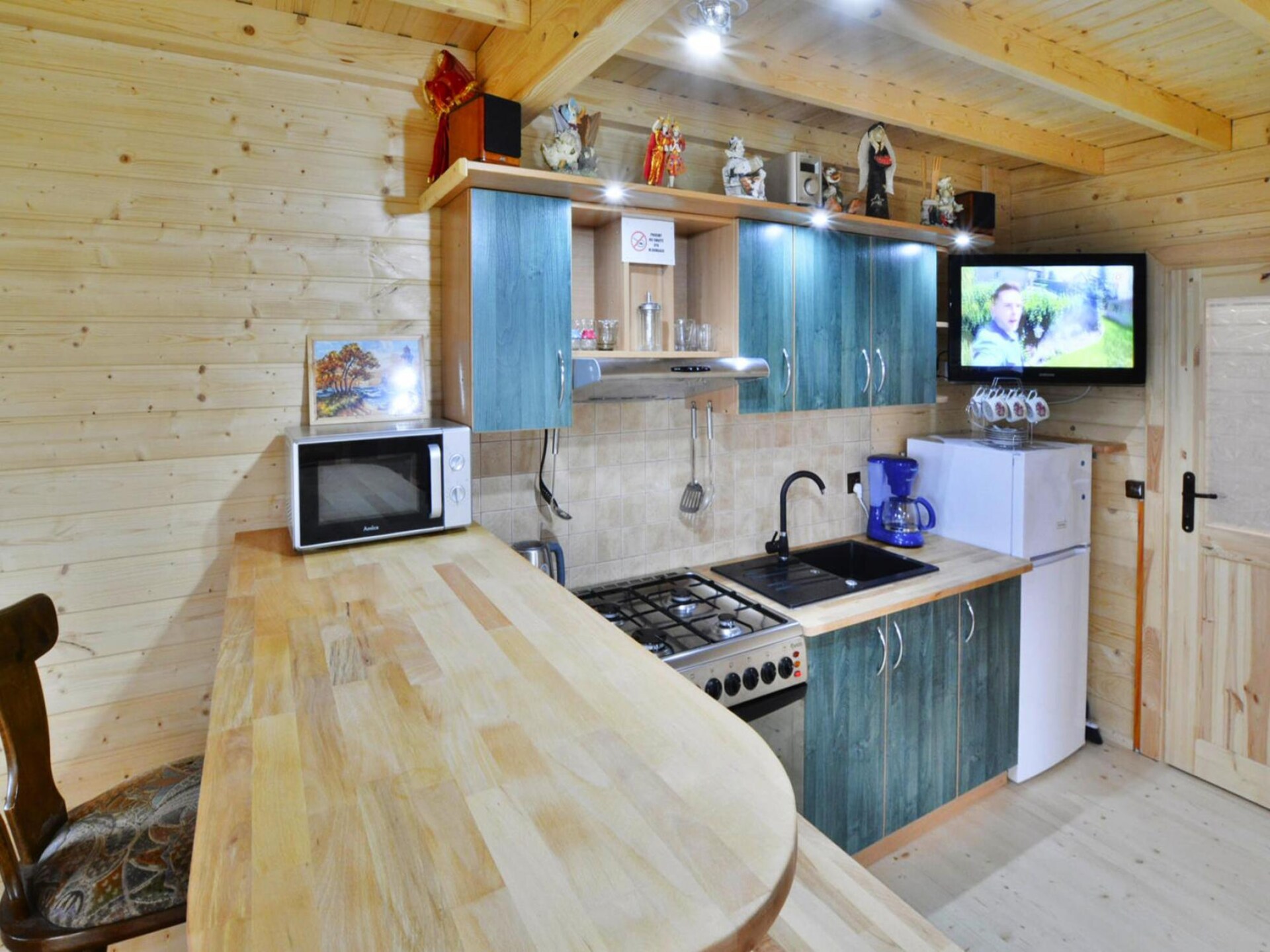 Houten vakantiehuis aan het Ostrowieckiemeer met privéstrand - foto 8