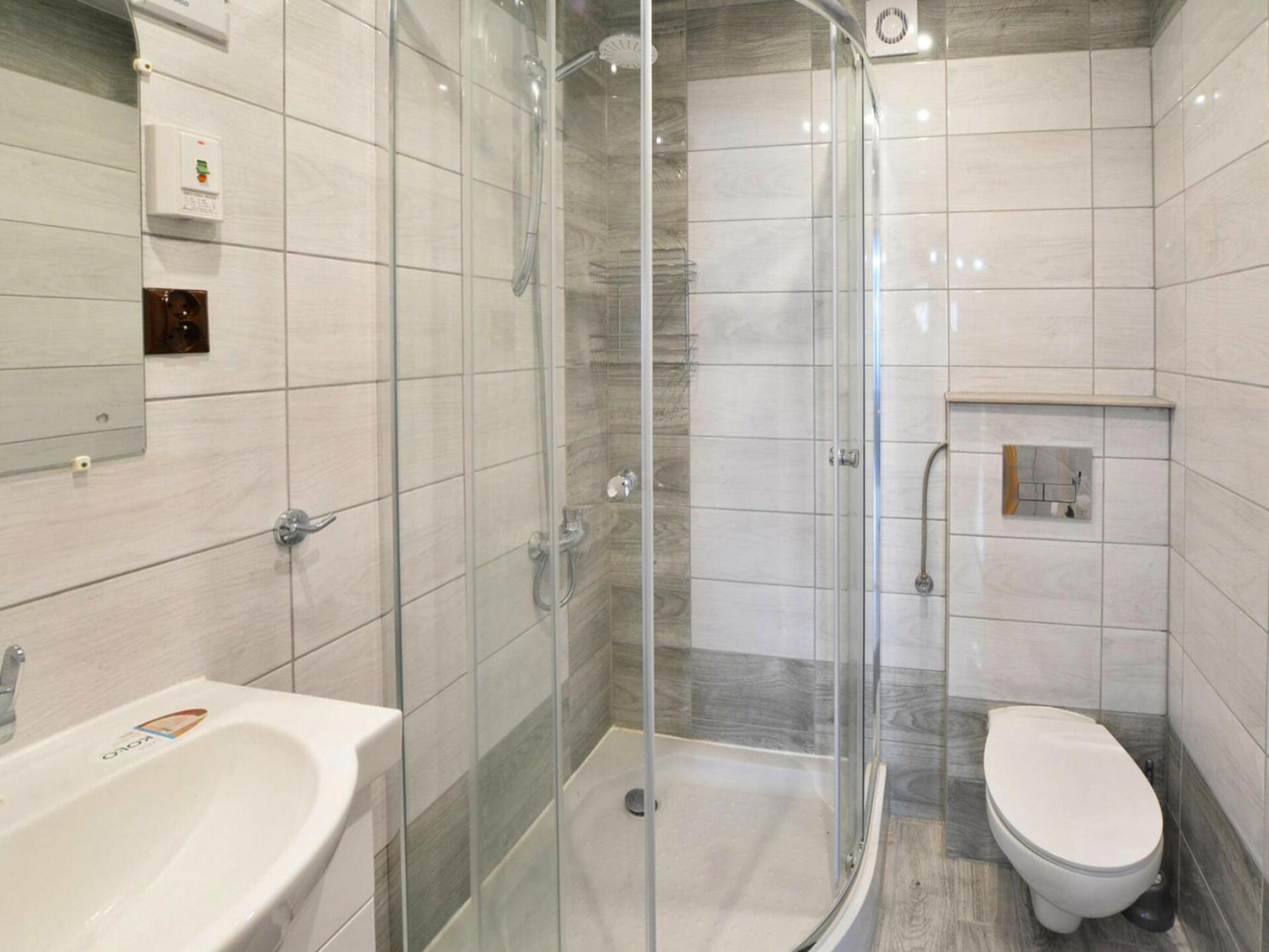 Houten vakantiehuis aan het Ostrowieckiemeer met privéstrand - foto 20