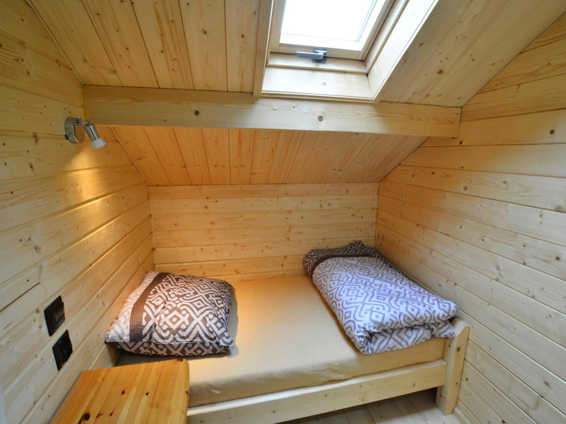 Houten vakantiehuis aan het Ostrowieckiemeer met privéstrand - foto 19