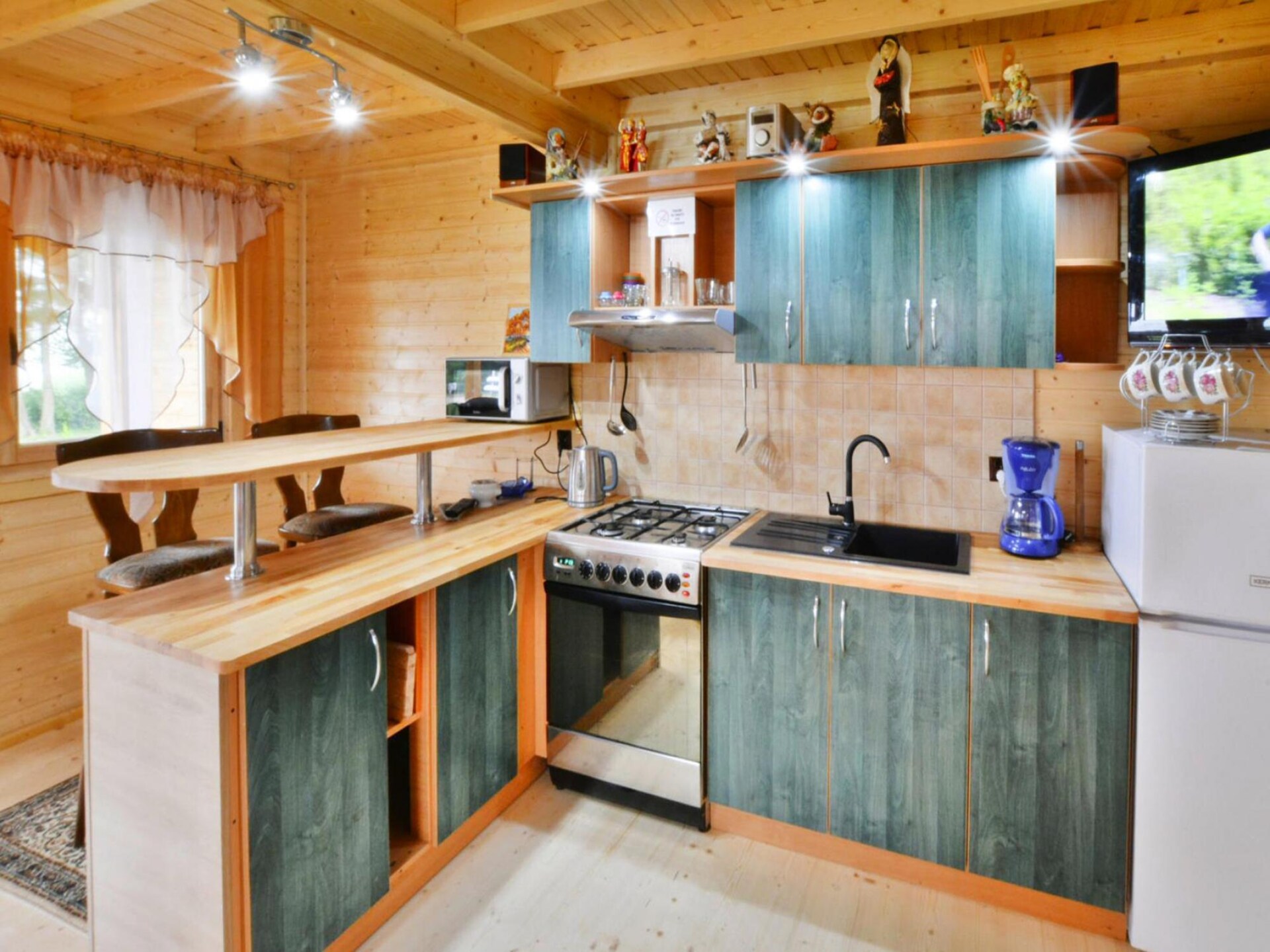 Houten vakantiehuis aan het Ostrowieckiemeer met privéstrand - foto 9