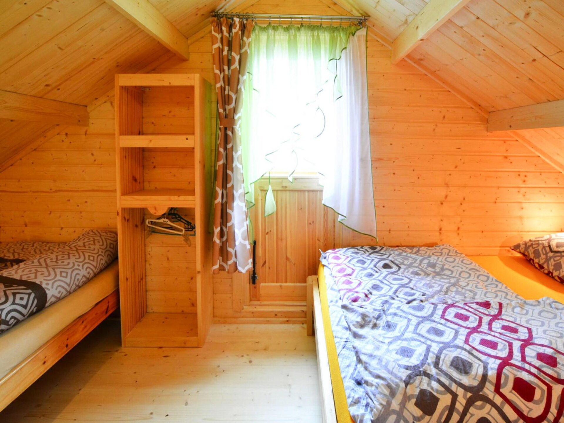 Houten vakantiehuis aan het Ostrowieckiemeer met privéstrand - foto 18