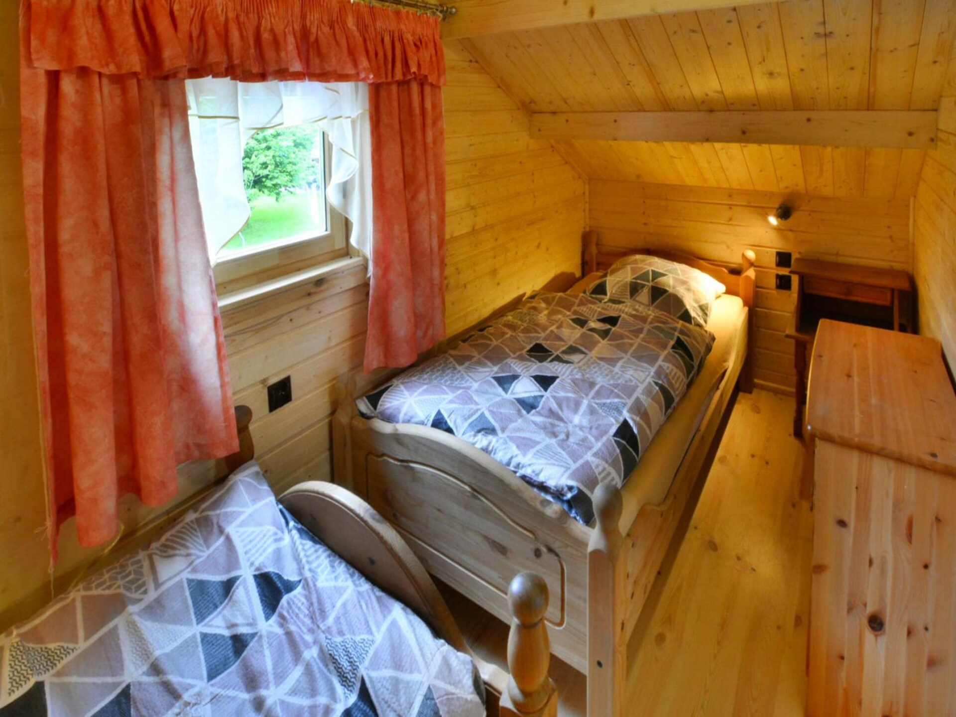 Houten vakantiehuis aan het Ostrowieckiemeer met privéstrand - foto 16