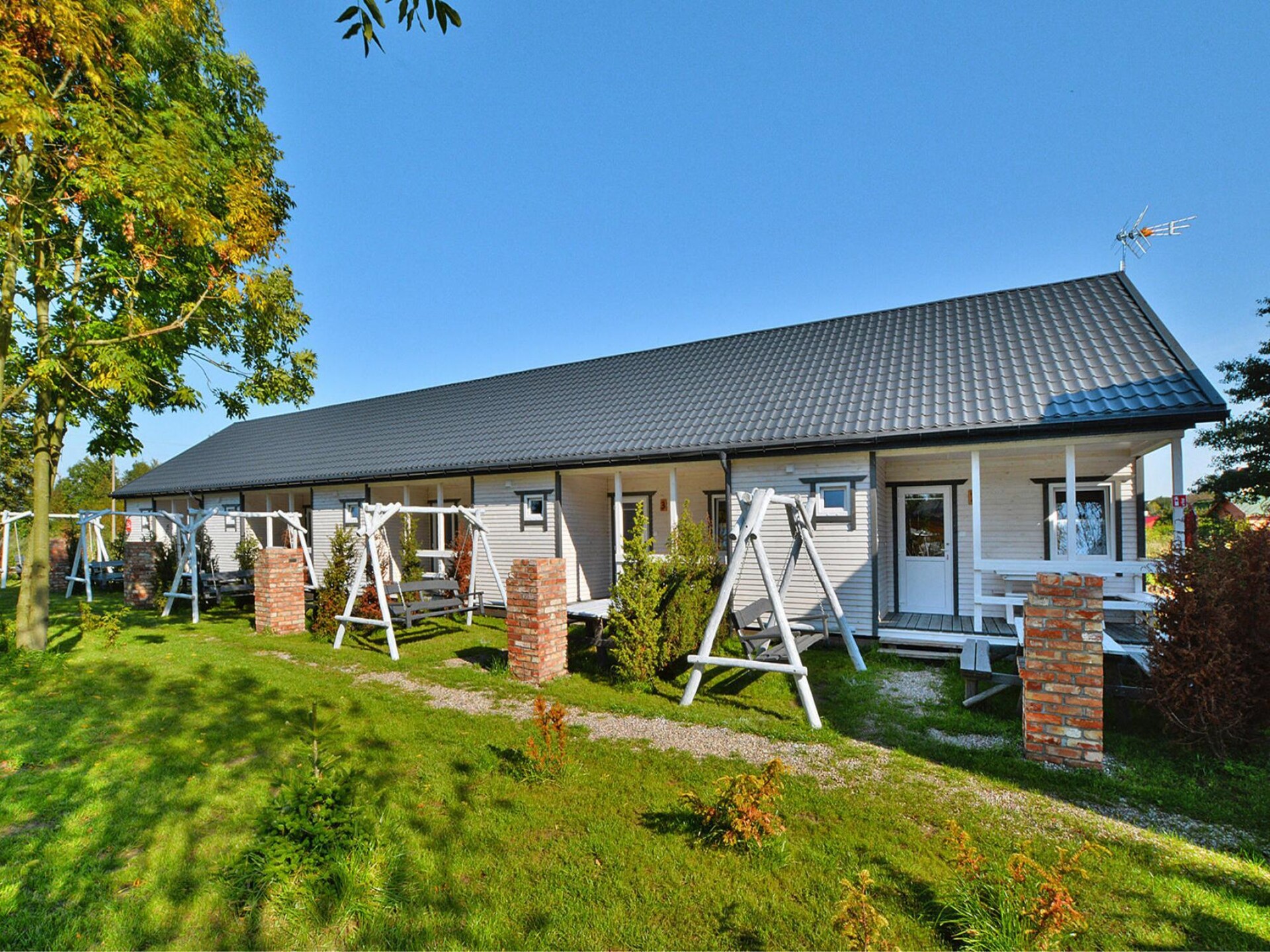 Rustiek vakantiehuis op kindvriendelijk park in Rusinowo, vlakbij zee - foto 2
