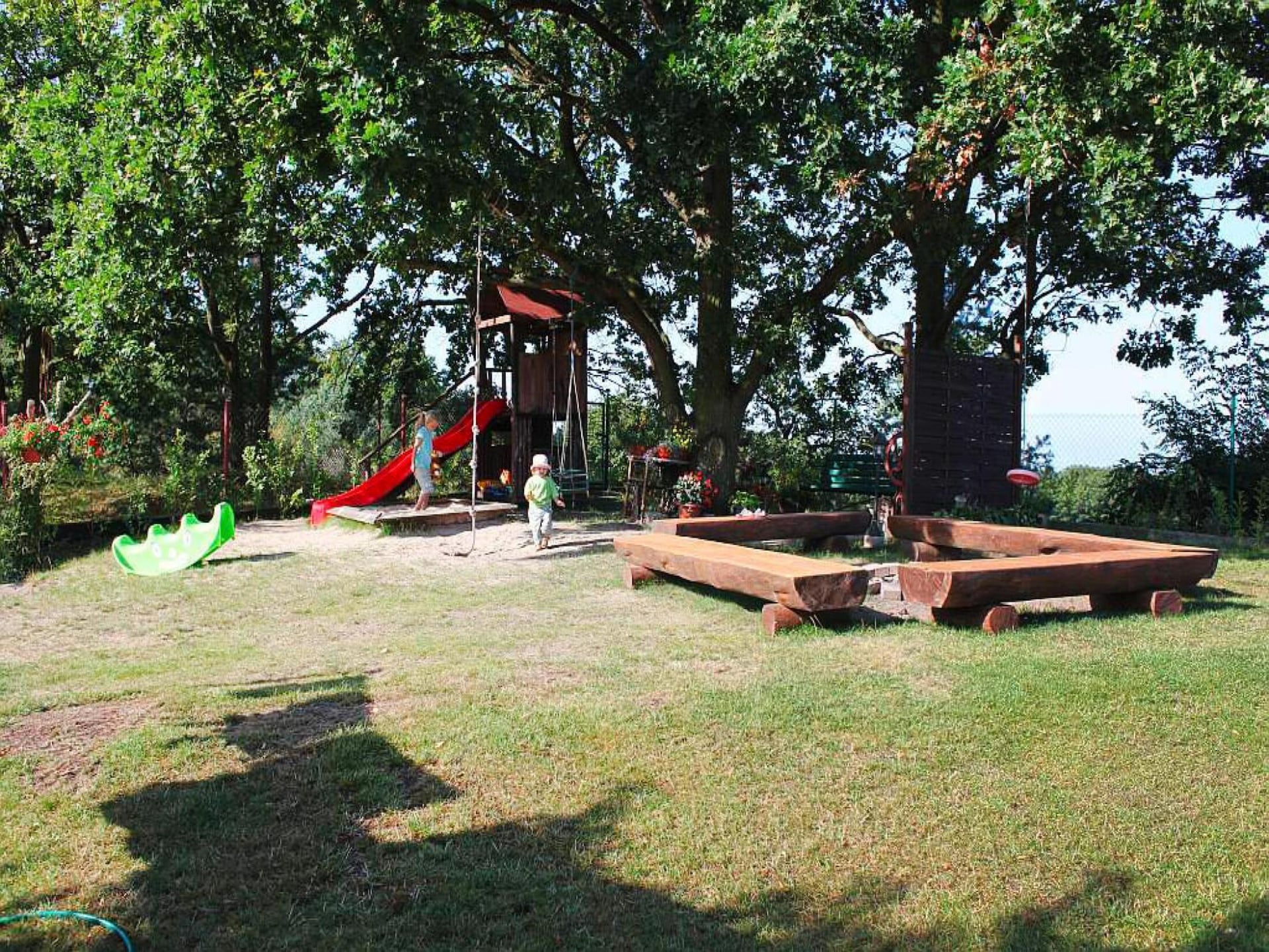 4-persoons bungalow in Miedzyzdroje op 900 m van de zee - foto 13