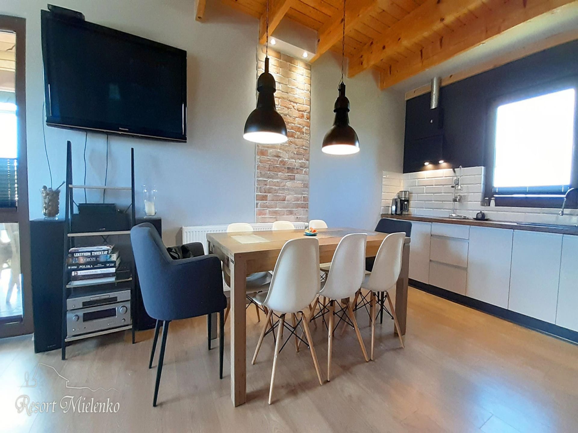 Op 850 m van zee: Comfortabel vakantiehuis met wellness in Mielenko - foto 7