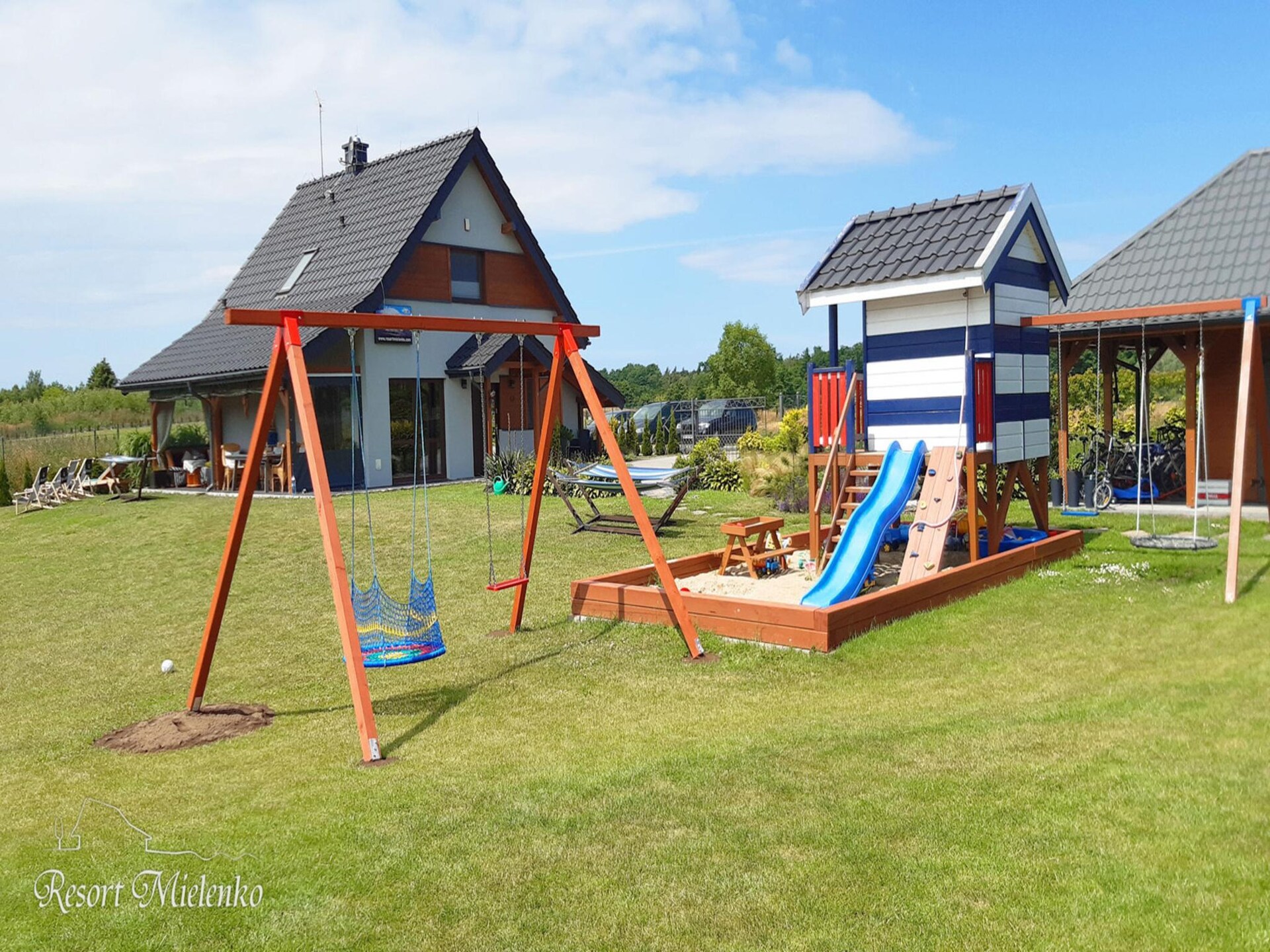 Op 850 m van zee: Comfortabel vakantiehuis met wellness in Mielenko - foto 22