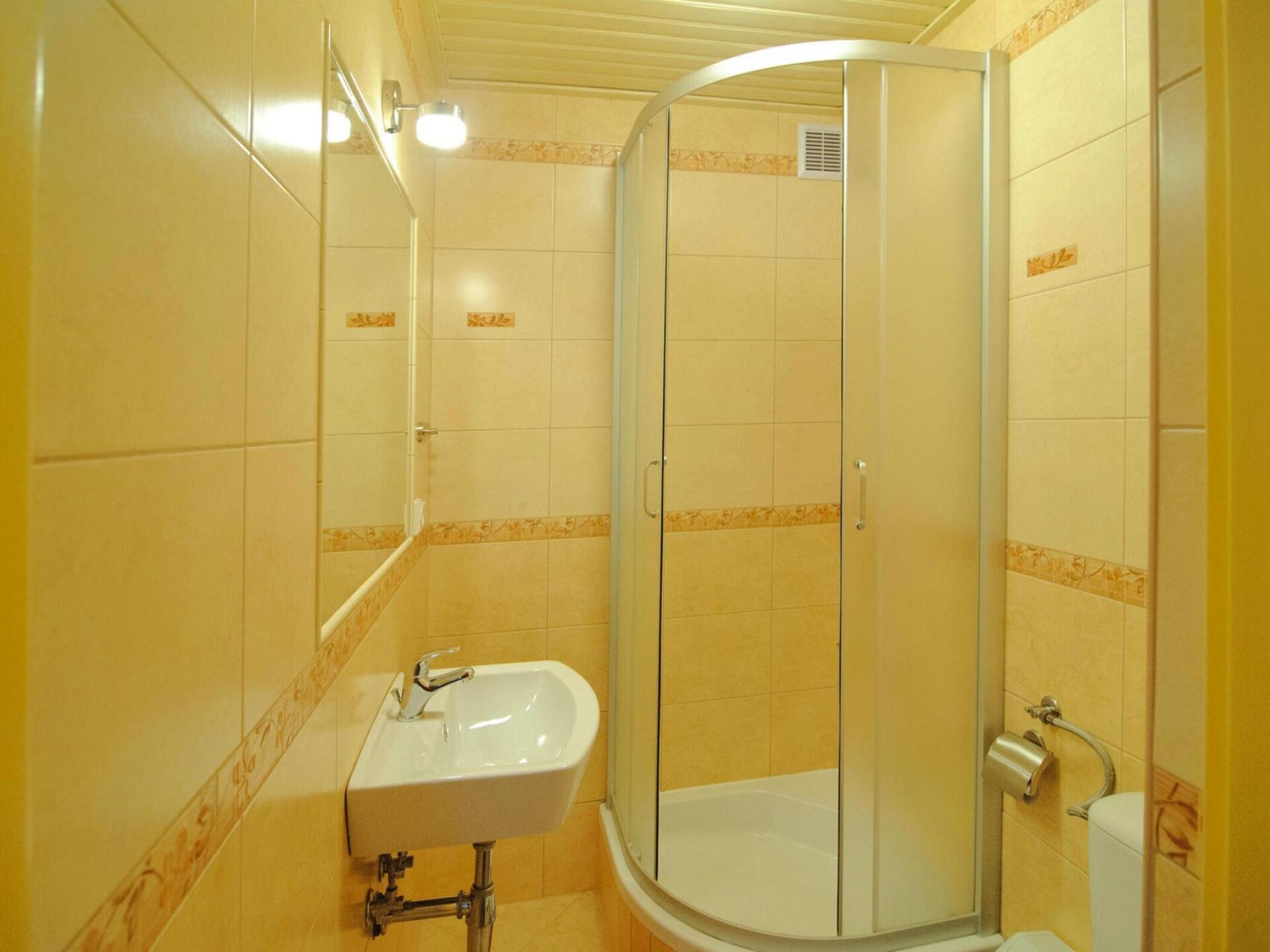 Ruim vakantiehuis voor 10 aan een privémeer in Rekowo, Kasjoebië - foto 19