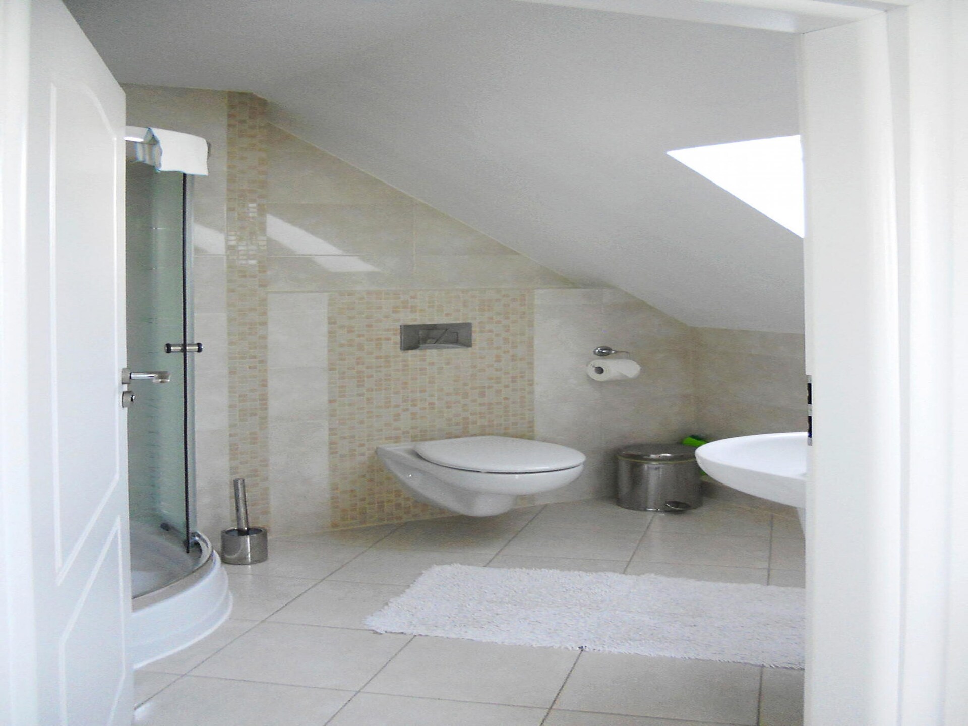 Luxe 8-persoons vakantiehuis op 500m van strand in Grzybowo - foto 17