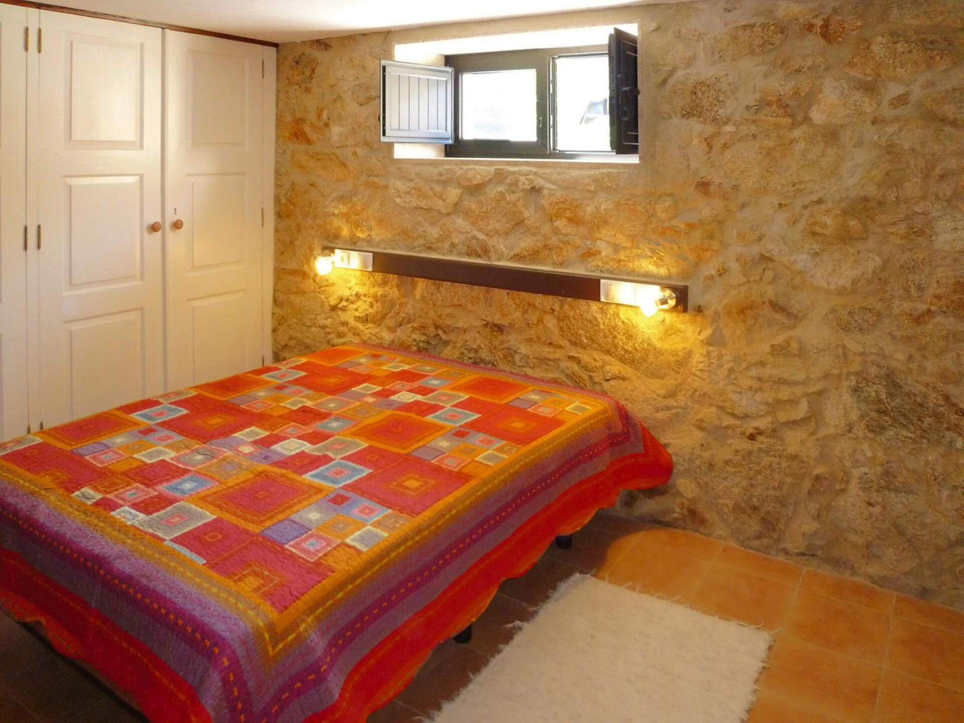 Gerenoveerd granieten huis met panoramisch uitzicht op de rivier de Caima - foto 17