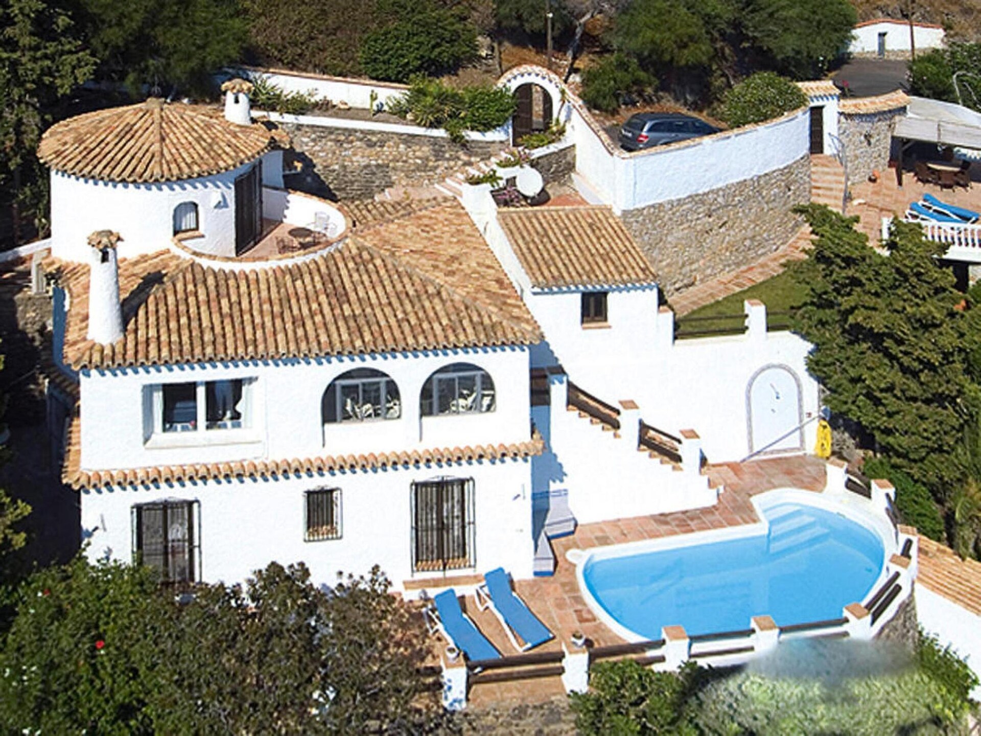 Vrijstaande villa met privézwembad en panoramisch zeezicht op 200m van het strand - foto 1
