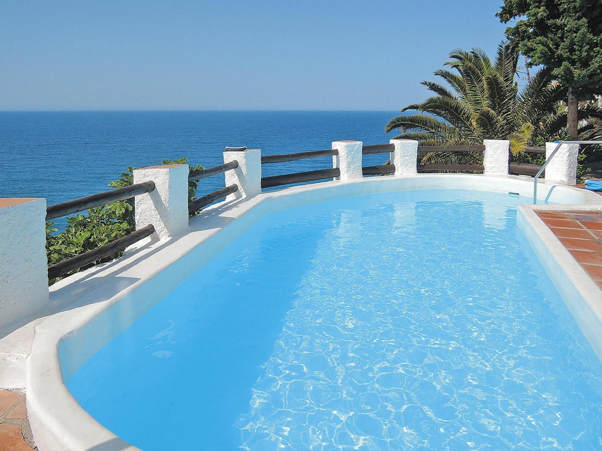 Vrijstaande villa met privézwembad en panoramisch zeezicht op 200m van het strand - foto 11