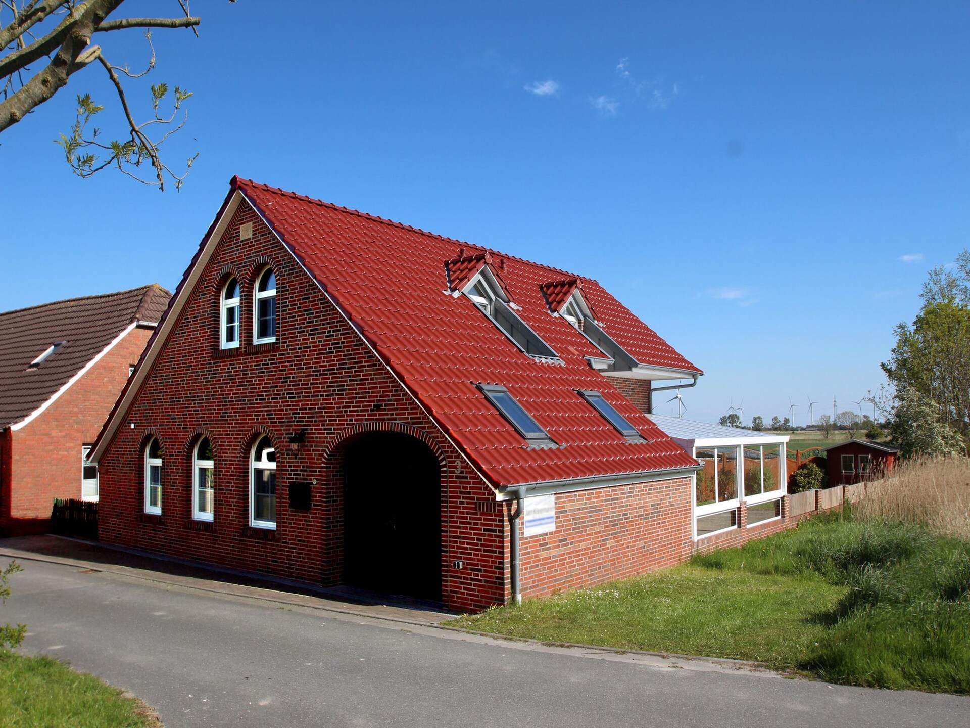 Ruim vakantiehuis met Feldblick in Dornumersiel, 3 km van de Noordzee - foto 1