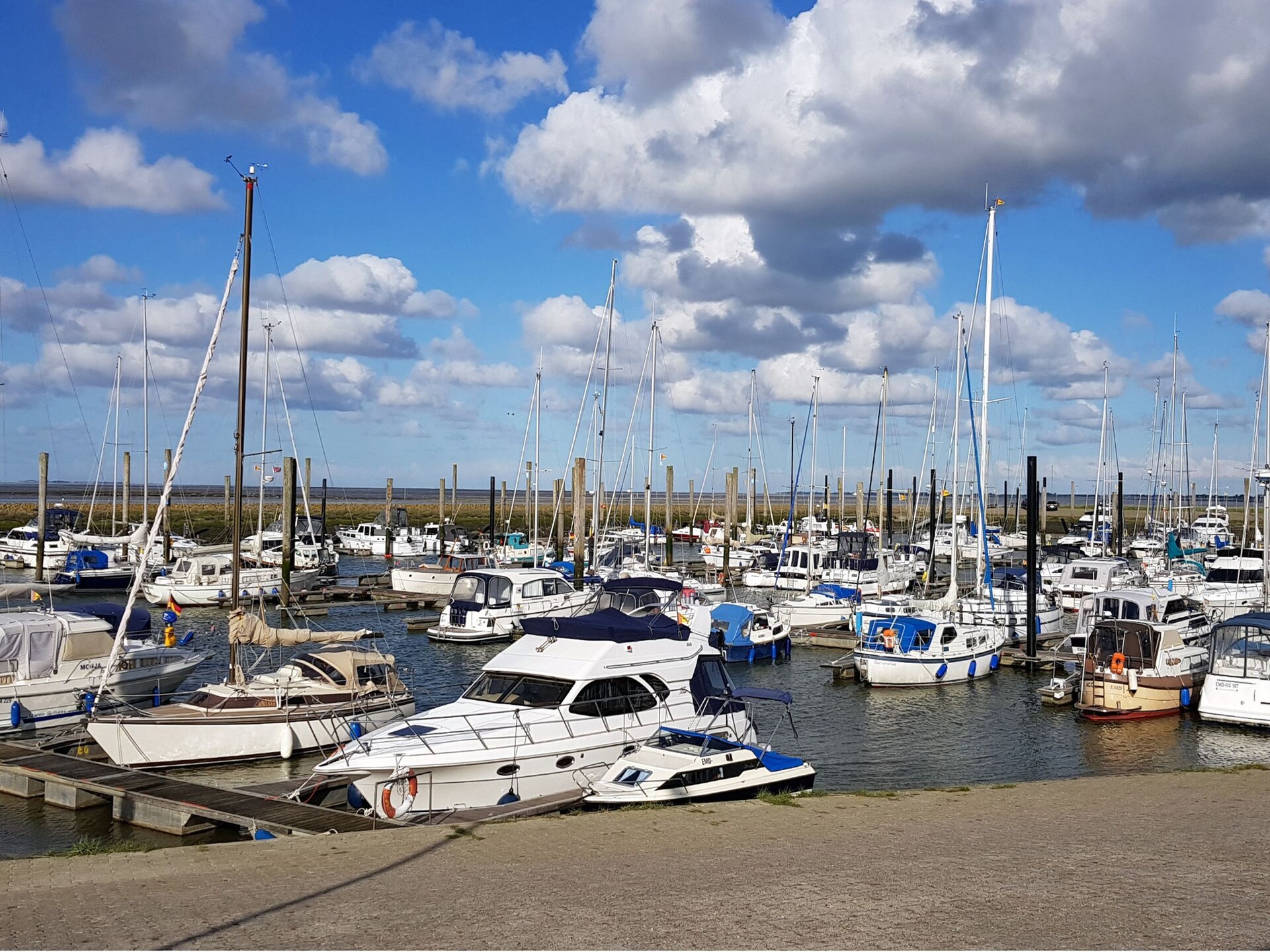 Ruim vakantiehuis met Feldblick in Dornumersiel, 3 km van de Noordzee - foto 24