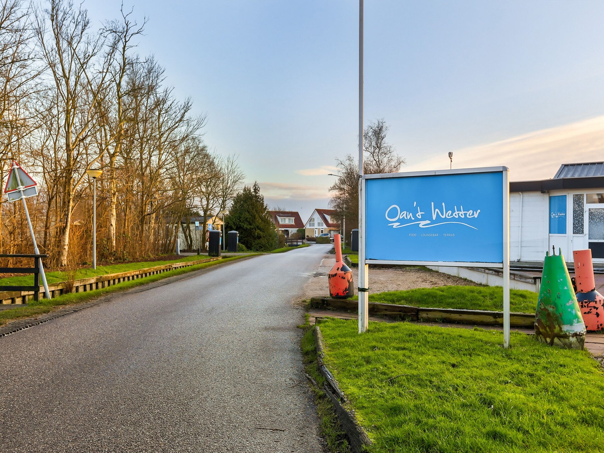 Stijlvol familiehuis aan het water in Grou met tuin, trampoline en golfbaan - foto 30