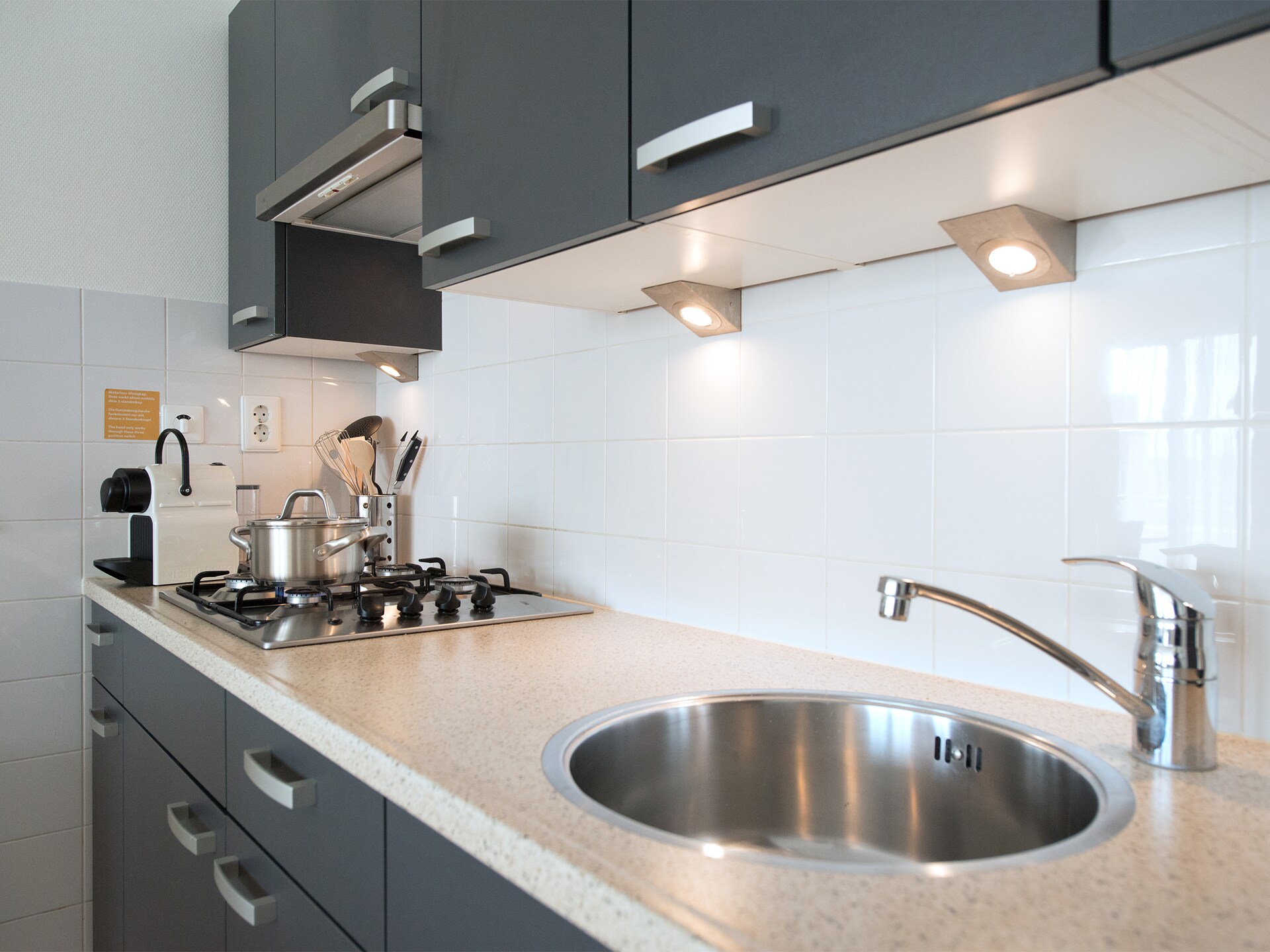 Luxe appartement met havenzicht in hartje Scheveningen - foto 14