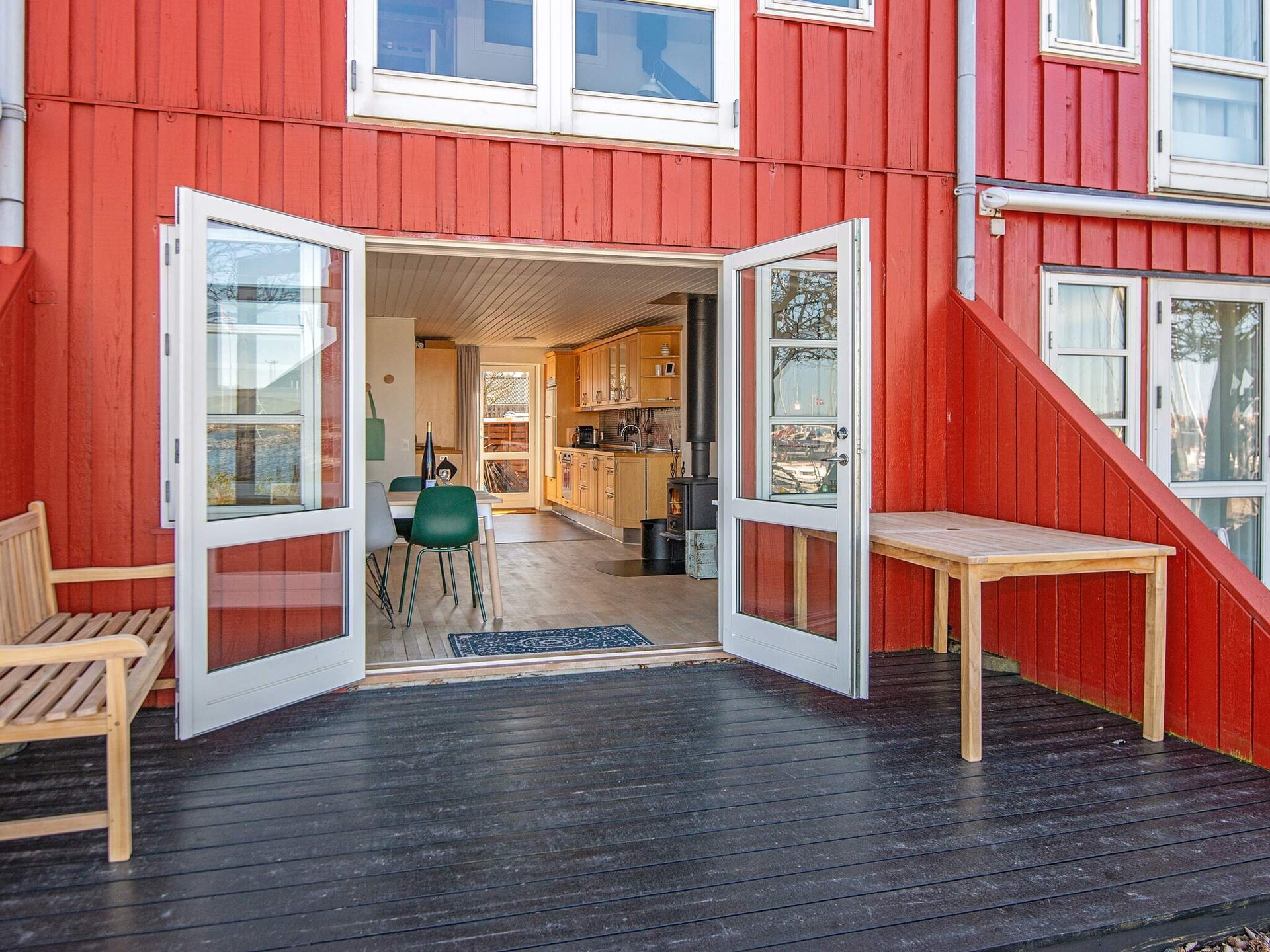 Rood vakantiehuis direct aan de haven van Ebeltoft, 20 meter van de zee - foto 2