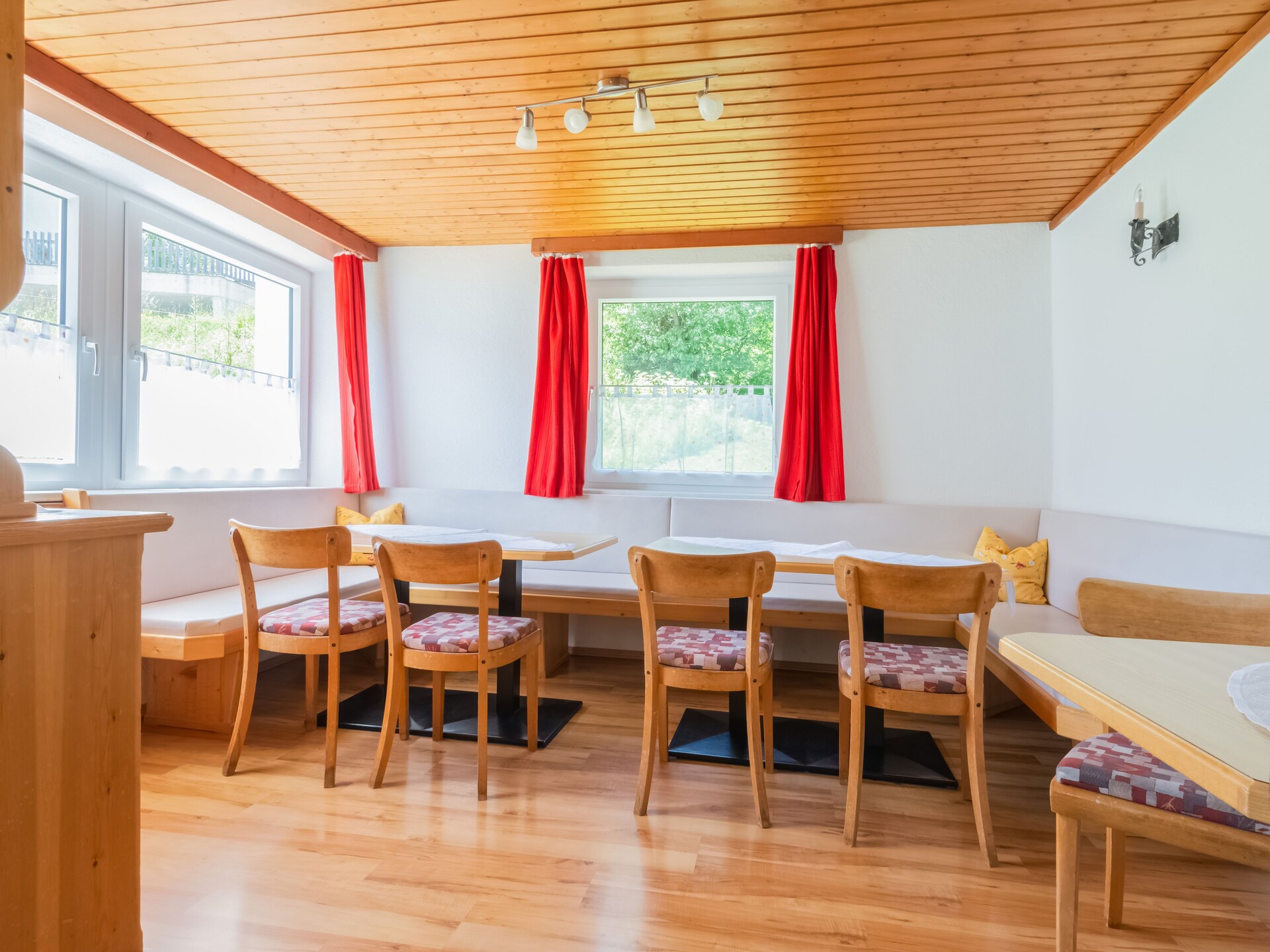 Ruim vrijstaand vakantiehuis voor 12 personen in Wenns-Piller met tuin en uitzicht op de Tiroler bergen - foto 3