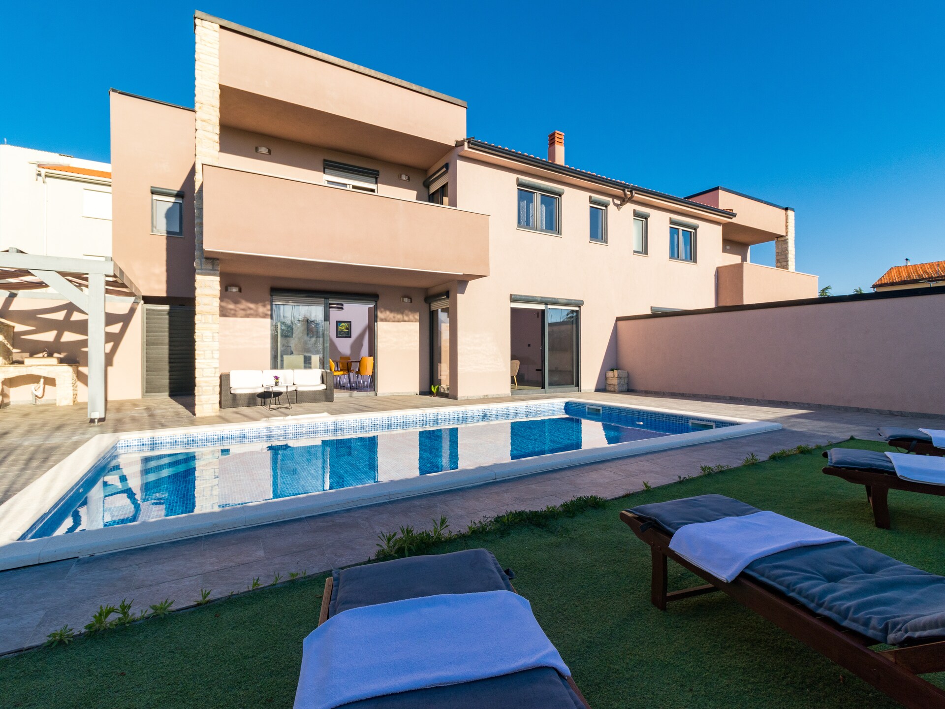Villa Nika in Valbandon: privézwembad, 4 slaapkamers, vlakbij zee - foto 2