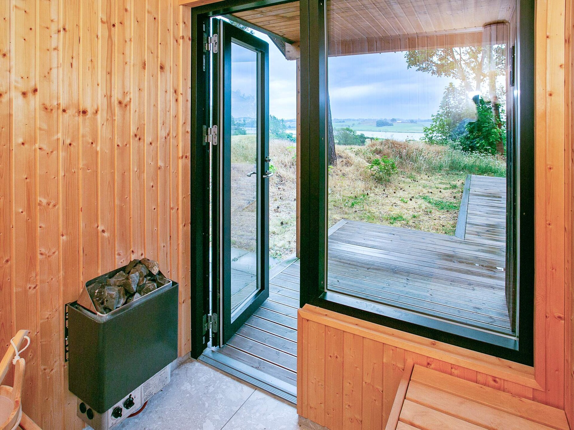 12-persoons vakantiehuis aan zee in Millinge met whirlpool en sauna - foto 36