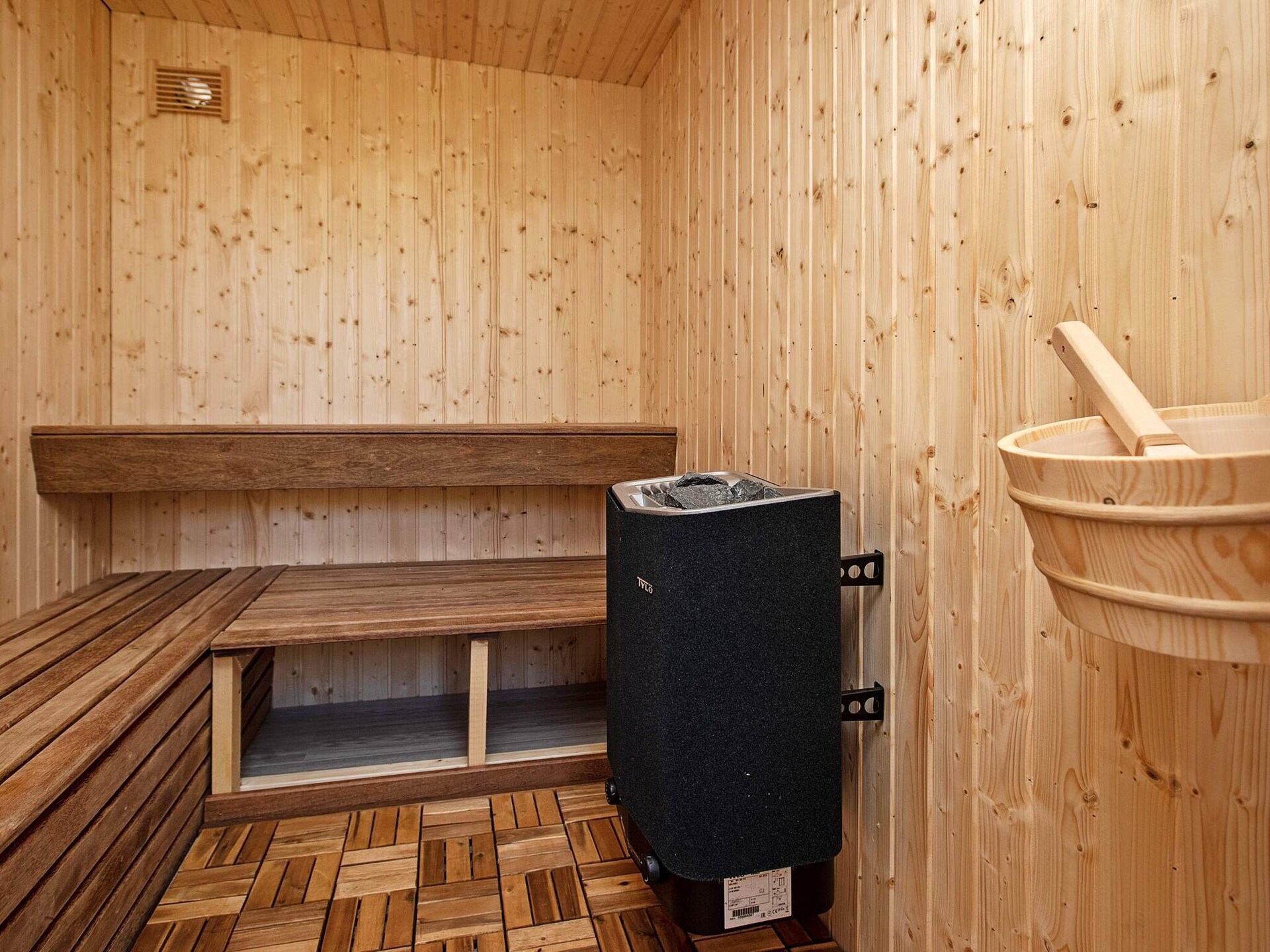 Op 600 m van zee: Modern vakantiehuis in Væggerløse met whirlpool - foto 38