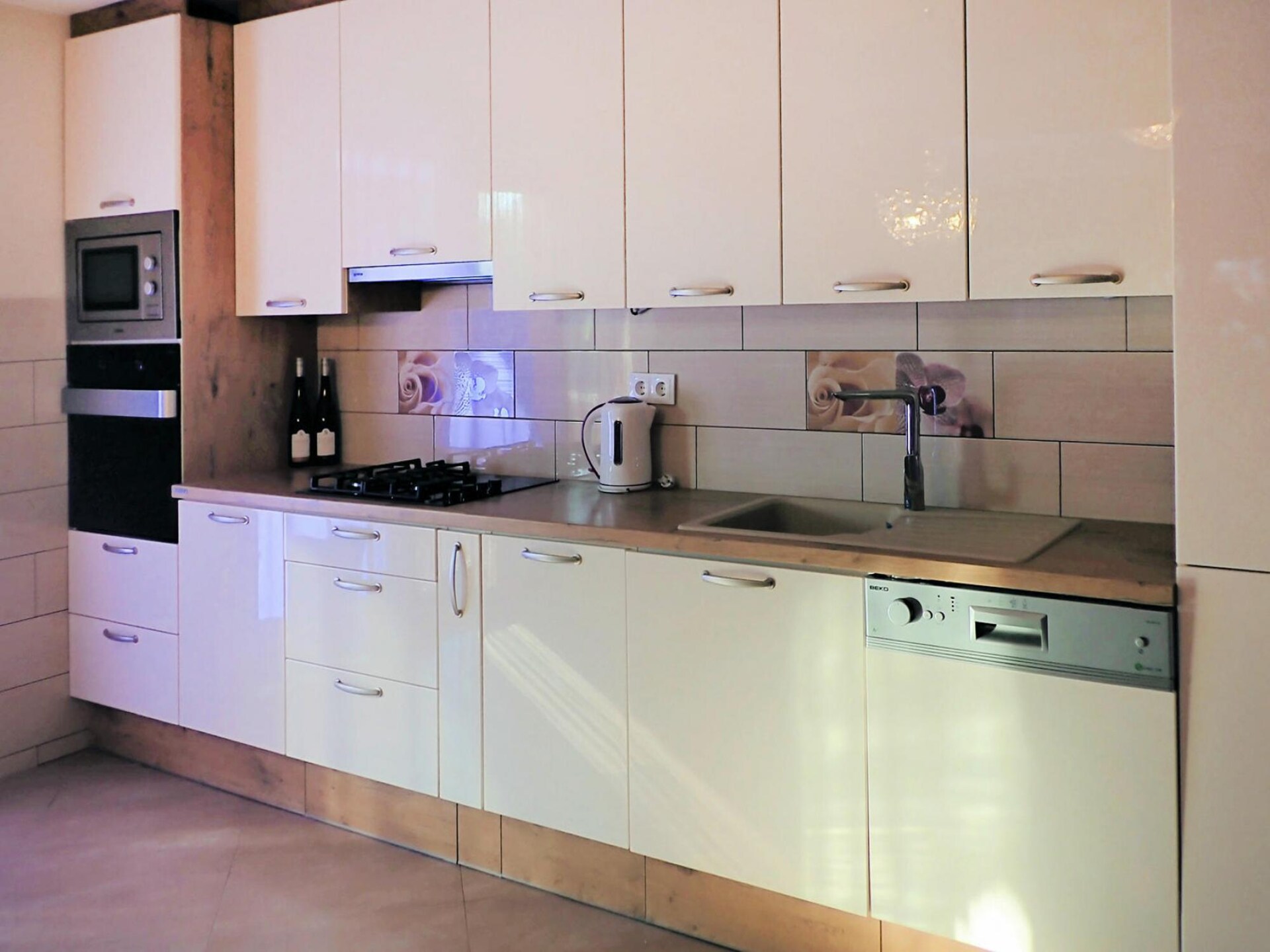 Ruim appartement in Jasenice: op 900 m van het centrum - foto 14