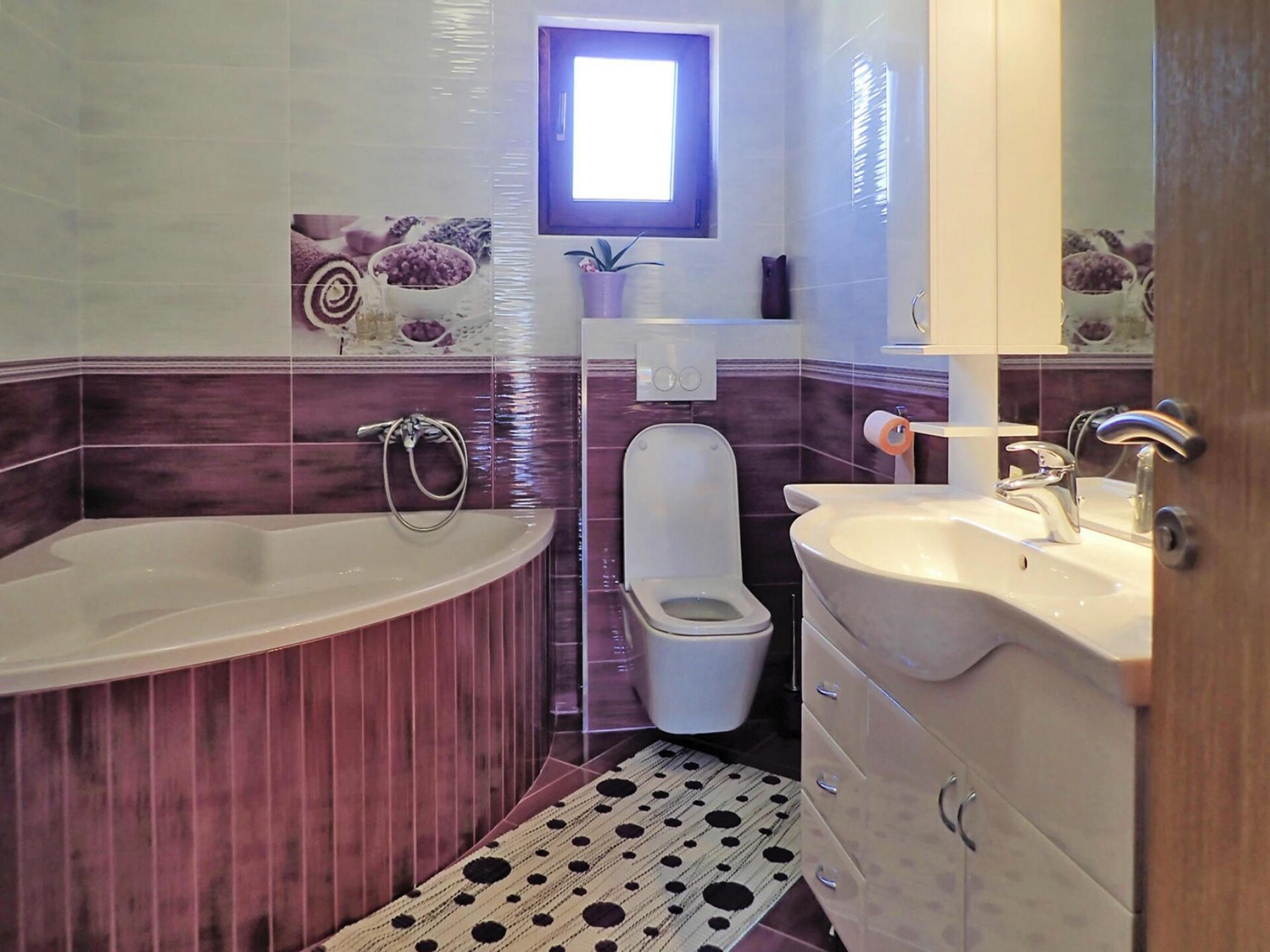 Ruim appartement in Jasenice: op 900 m van het centrum - foto 15