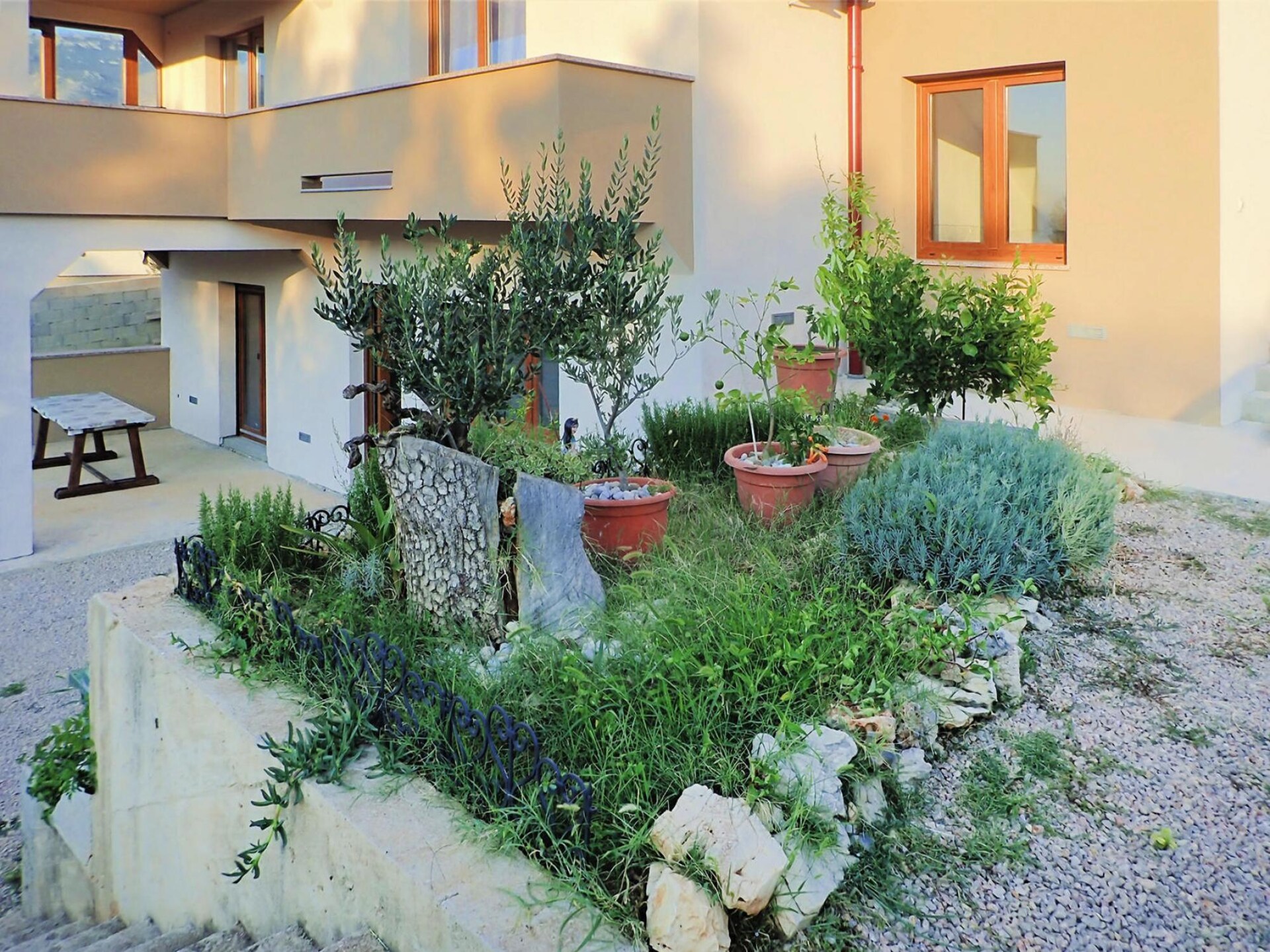 Ruim appartement in Jasenice: op 900 m van het centrum - foto 21