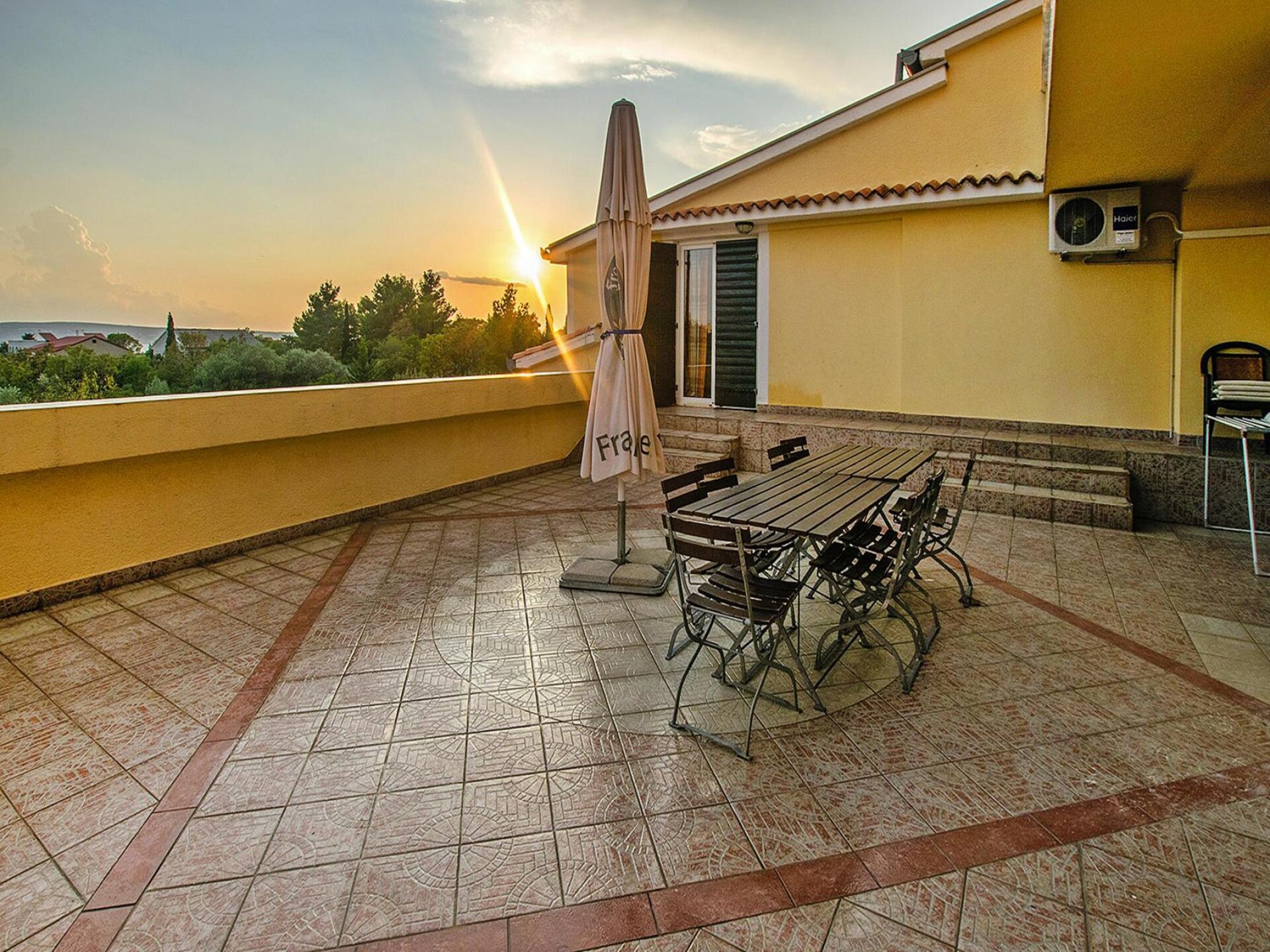 Op 300 m van zee: ruim appartement in centrum Starigrad Paklenica - foto 19
