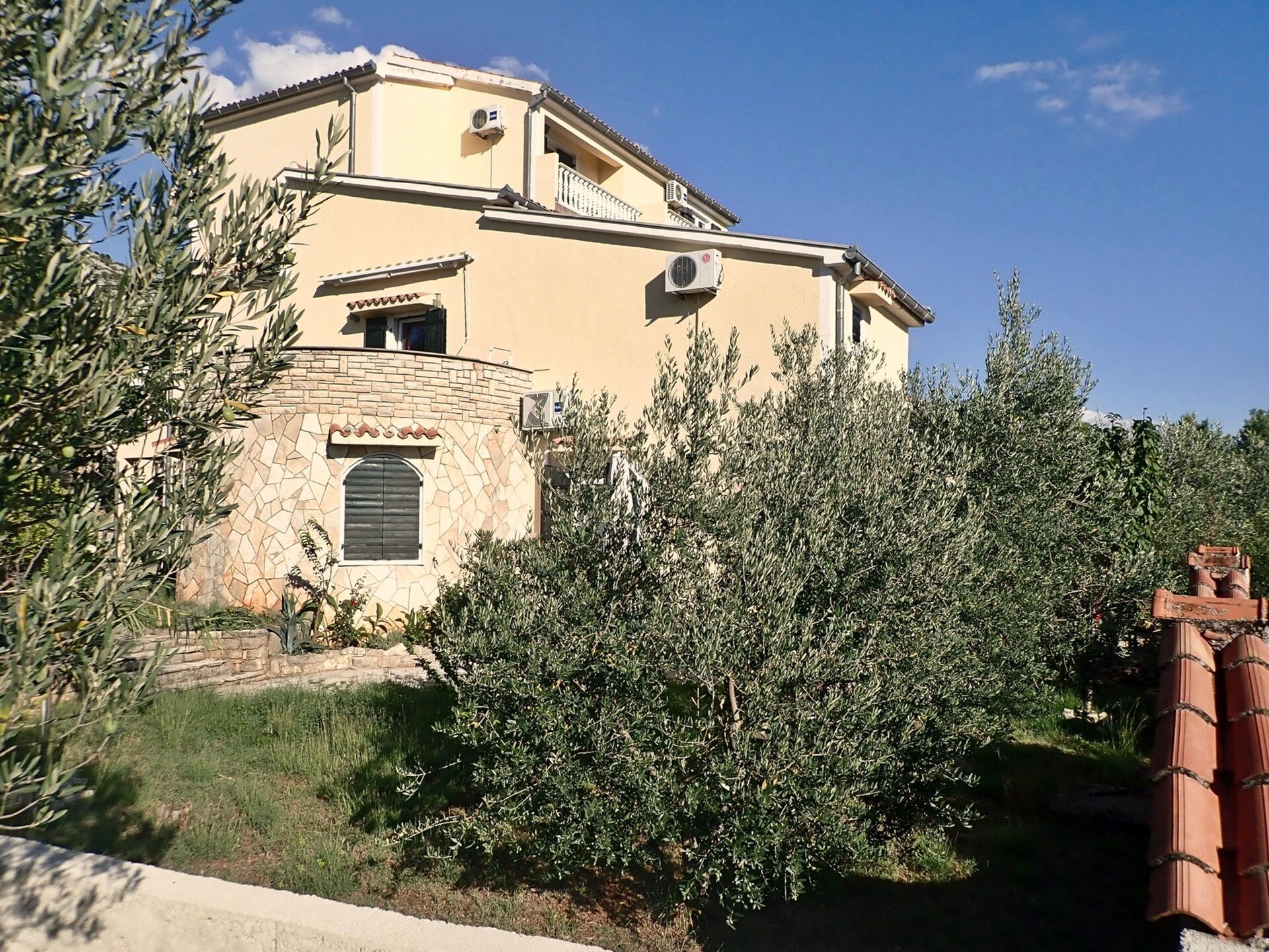 Op 300 m van zee: ruim appartement in centrum Starigrad Paklenica - foto 5