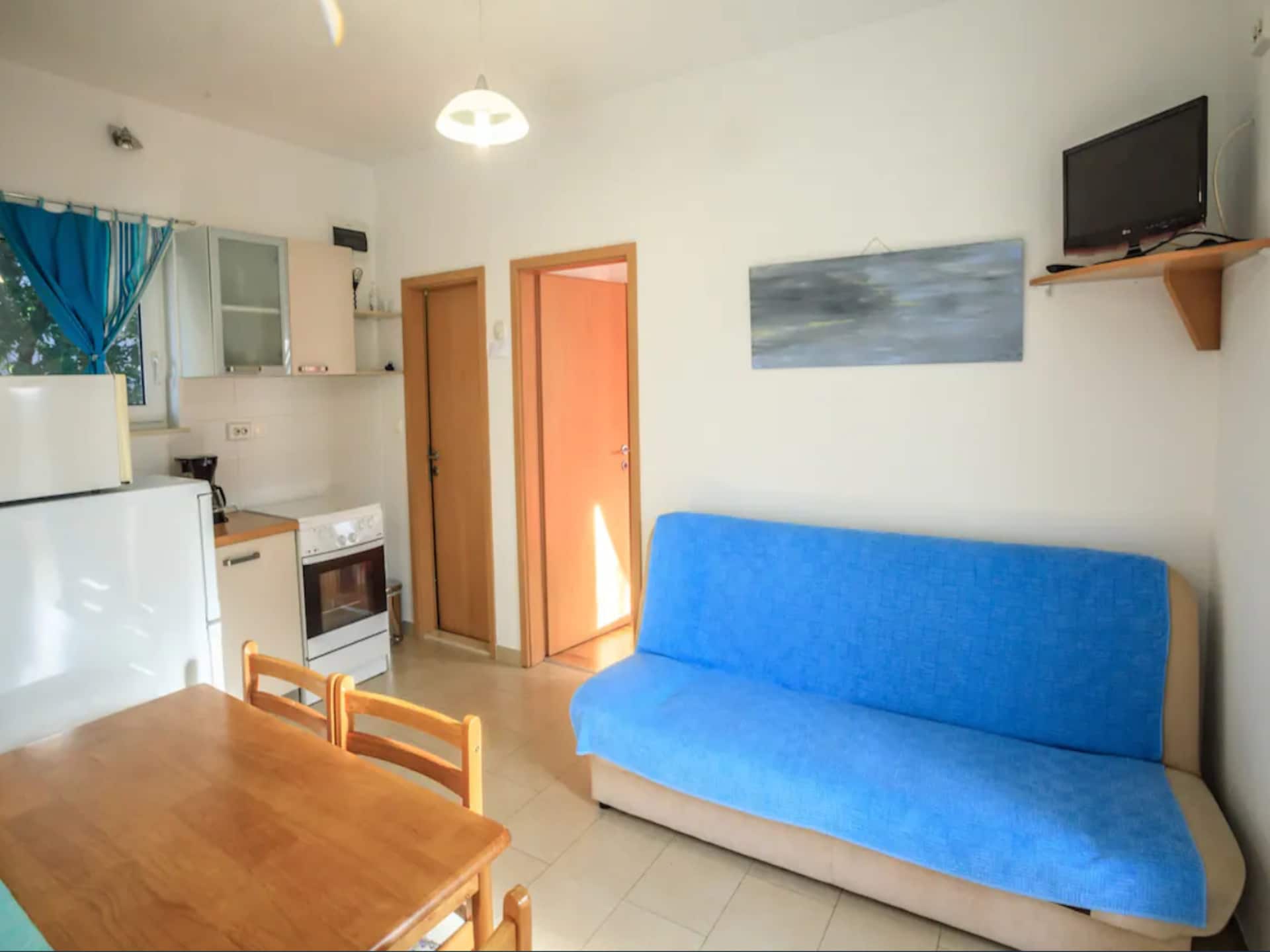 Centraal gelegen vakantiehuis aan zee in Sumartin - foto 2