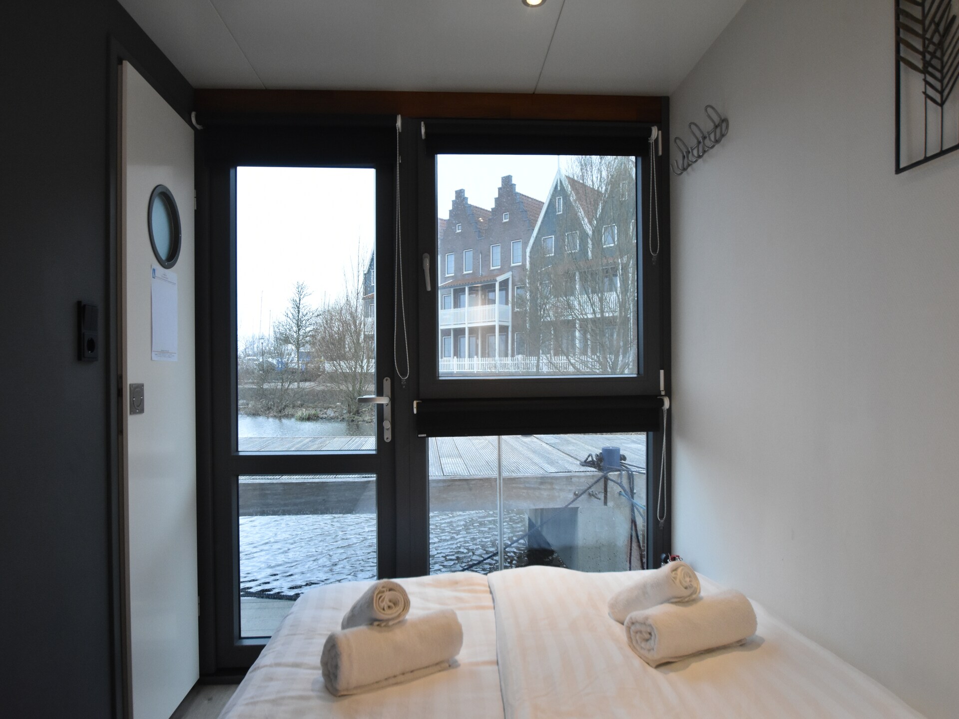 Unieke woonboot in Volendam: slapen op het water met huisdier - foto 19