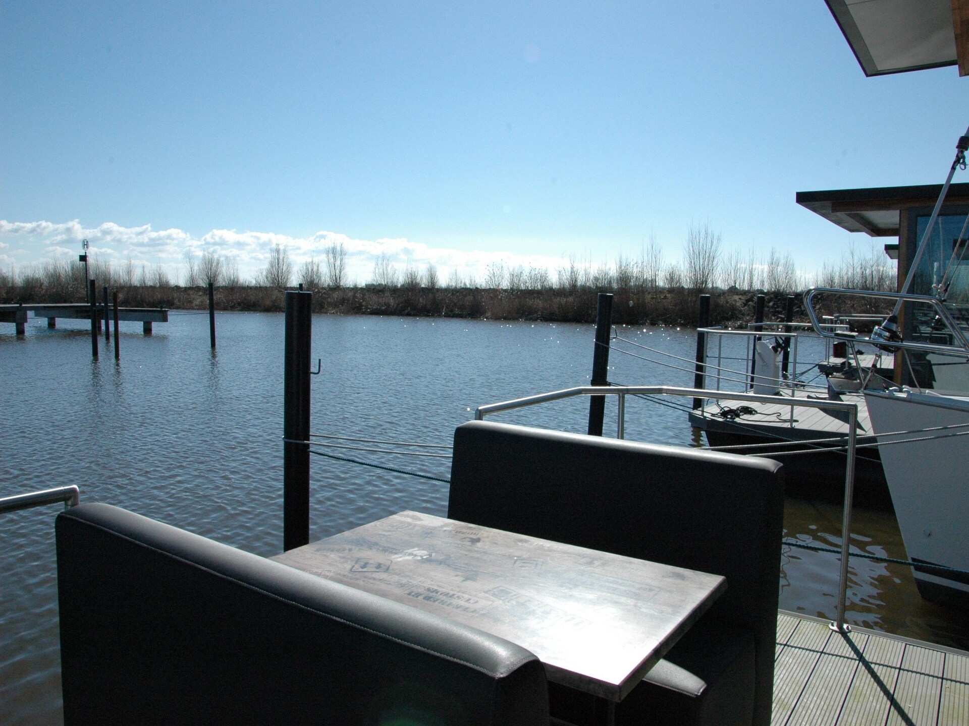 Unieke woonboot in Volendam: slapen op het water met huisdier - foto 7