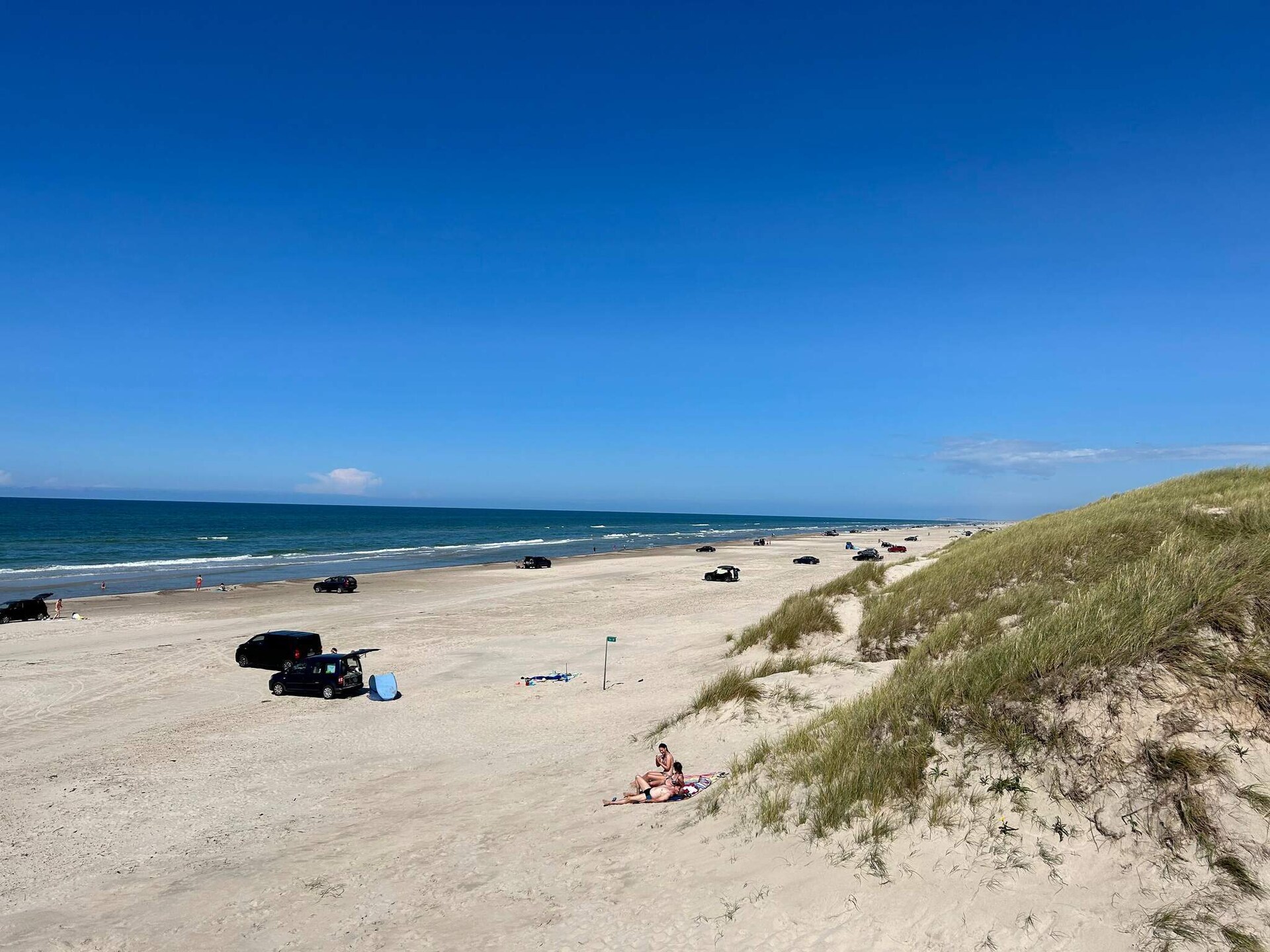 Luxe vakantiehuis met zeezicht op 50m van het strand bij Løkken - foto 7