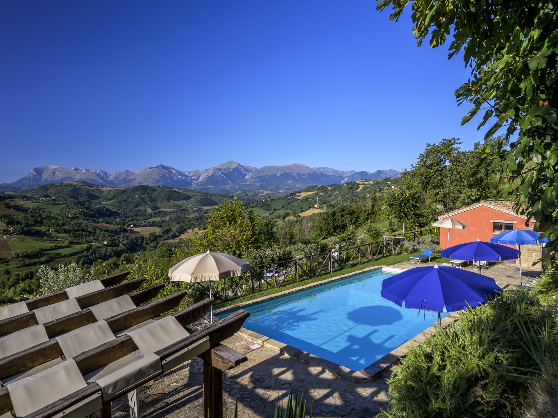Studio voor 2 met zwembad en uitzicht op de Sibillijnen bij Monte San Martino - foto 10