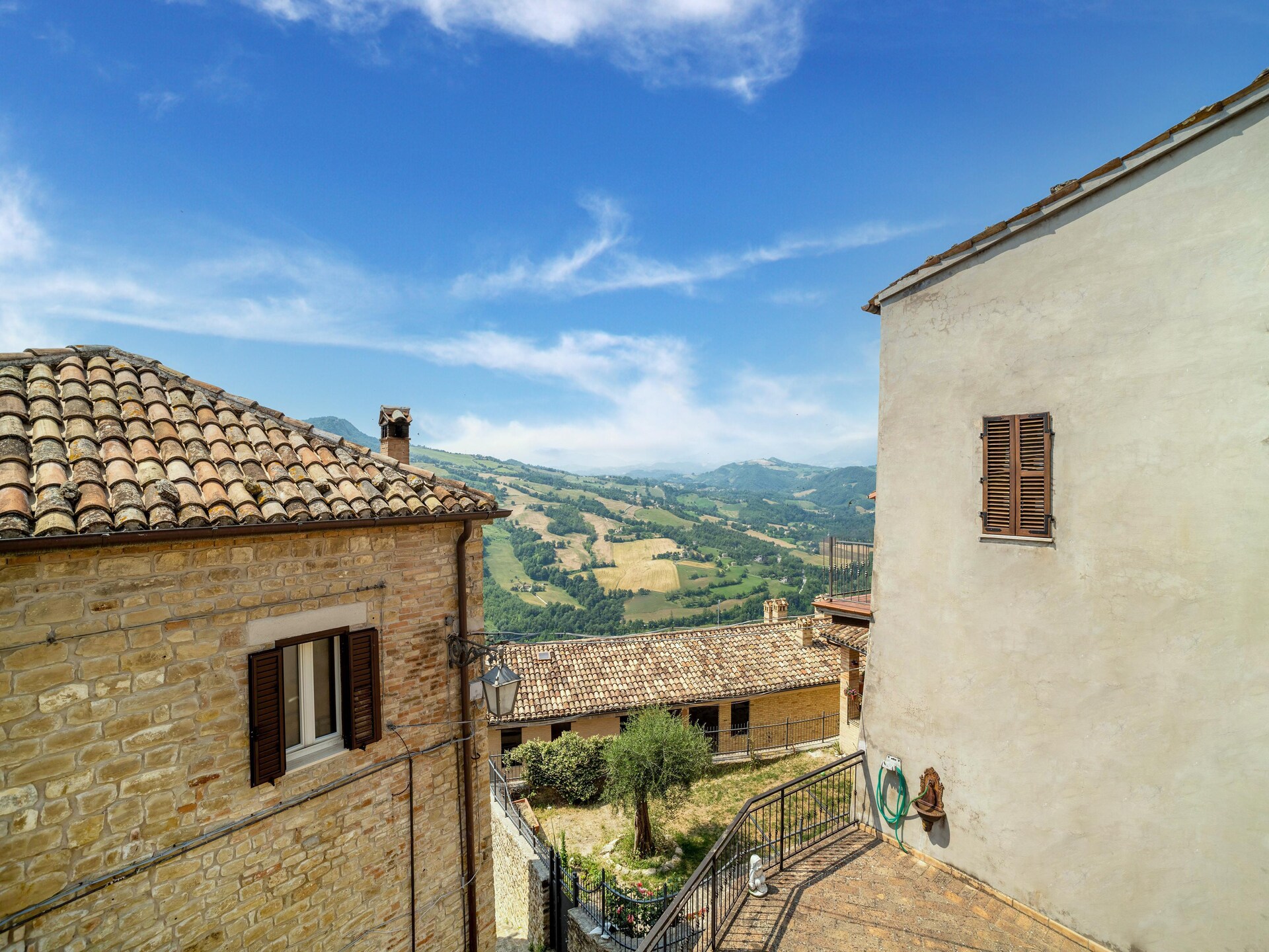 Studio voor 2 met zwembad en uitzicht op de Sibillijnen bij Monte San Martino - foto 19