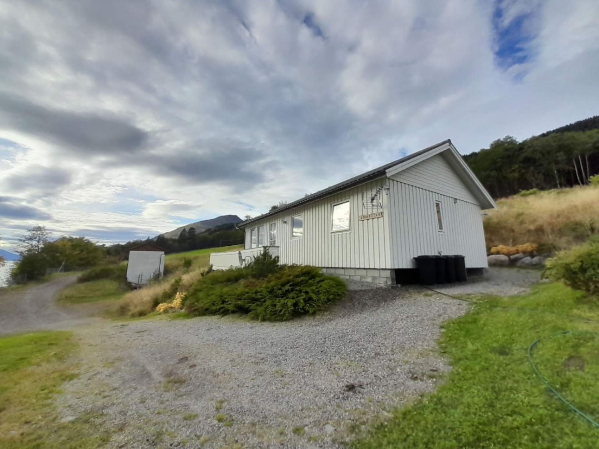 Licht vakantiehuis aan de Kvernesfjorden in Averøy - foto 4
