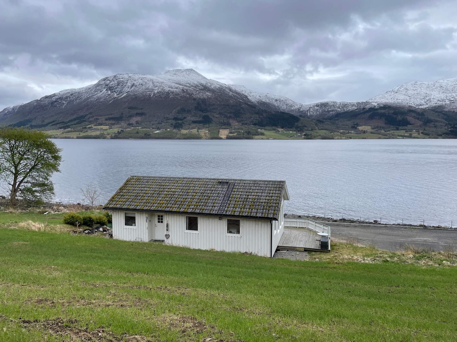 Licht vakantiehuis aan de Kvernesfjorden in Averøy - foto 5