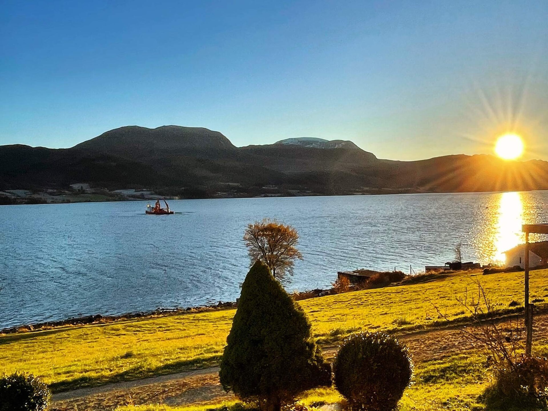 Licht vakantiehuis aan de Kvernesfjorden in Averøy - foto 8