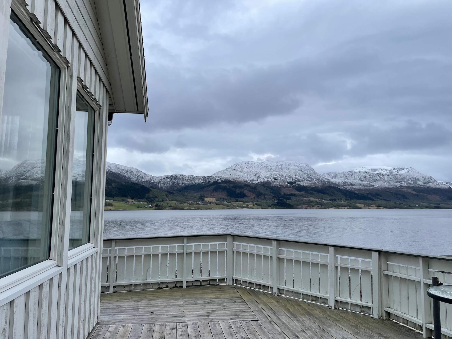 Licht vakantiehuis aan de Kvernesfjorden in Averøy - foto 12