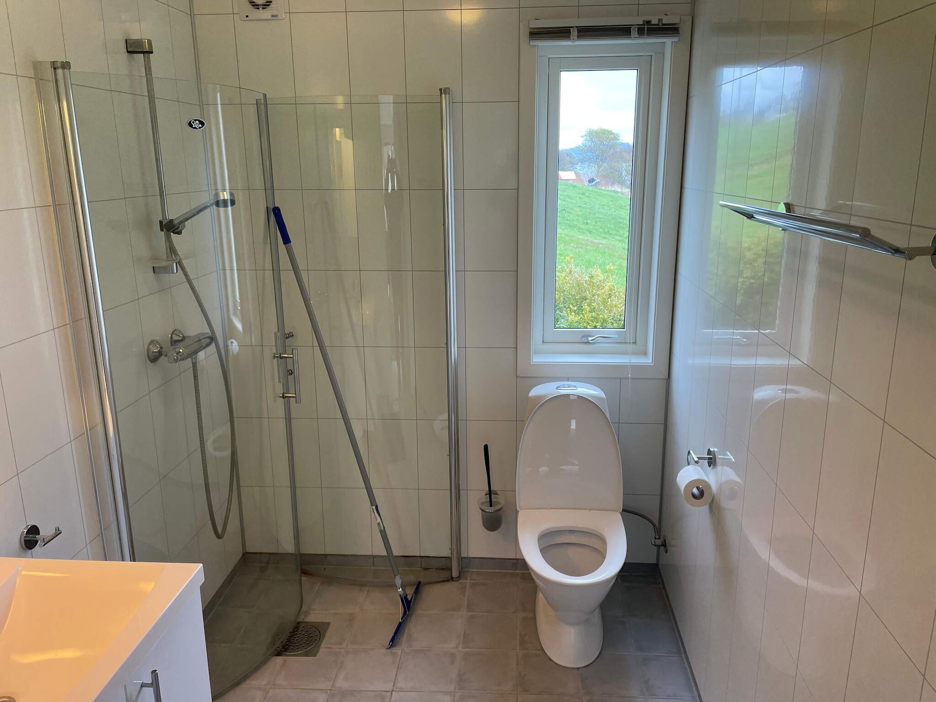 Licht vakantiehuis aan de Kvernesfjorden in Averøy - foto 35