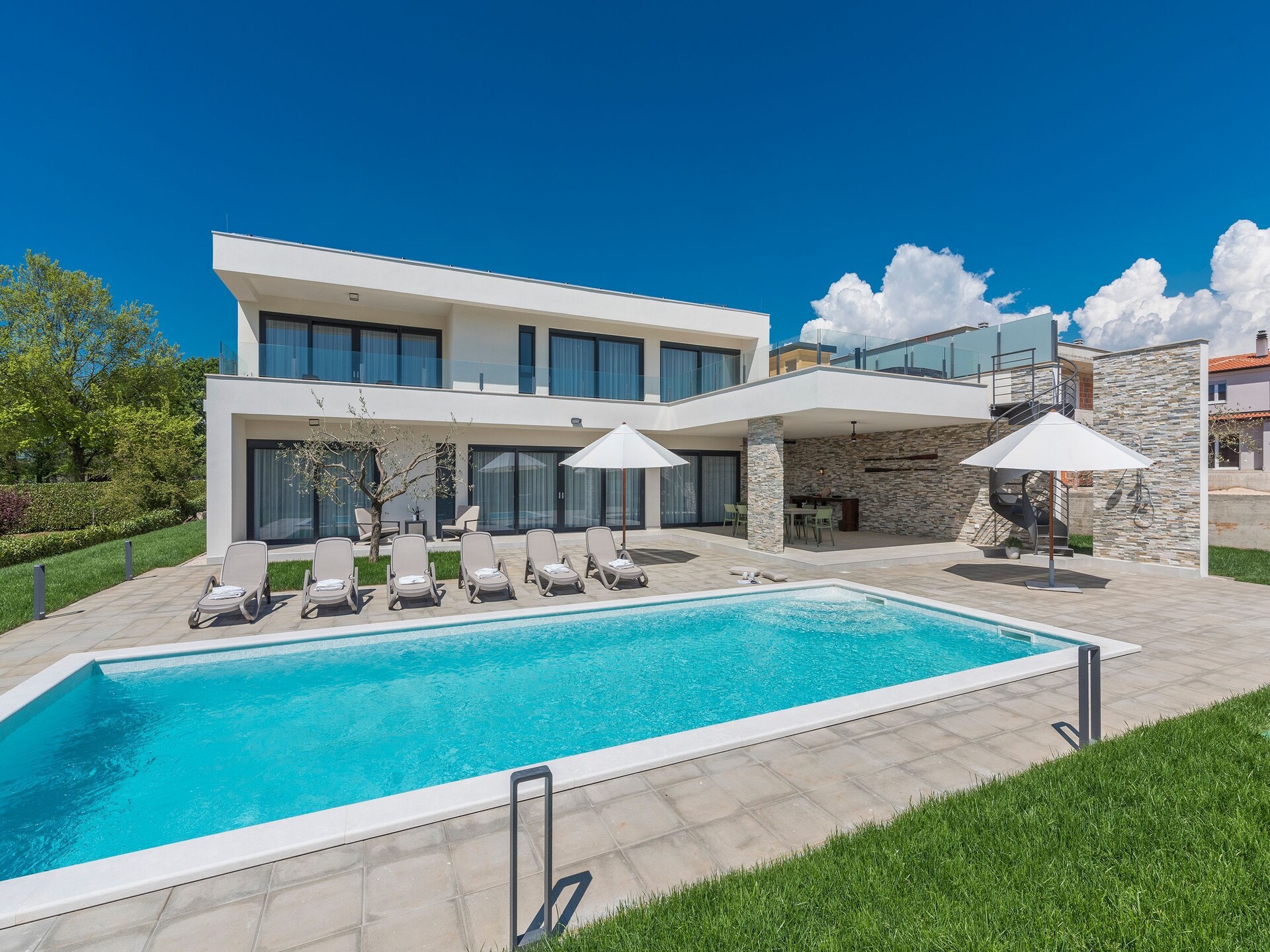 Luxe villa Blanca met privézwembad en zeezicht nabij Novigrad - foto 19