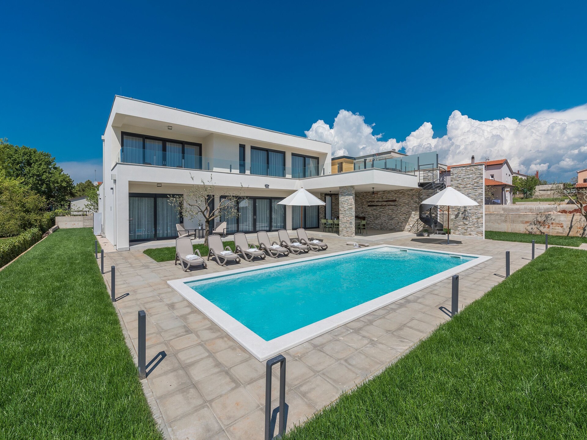 Luxe villa Blanca met privézwembad en zeezicht nabij Novigrad - foto 6