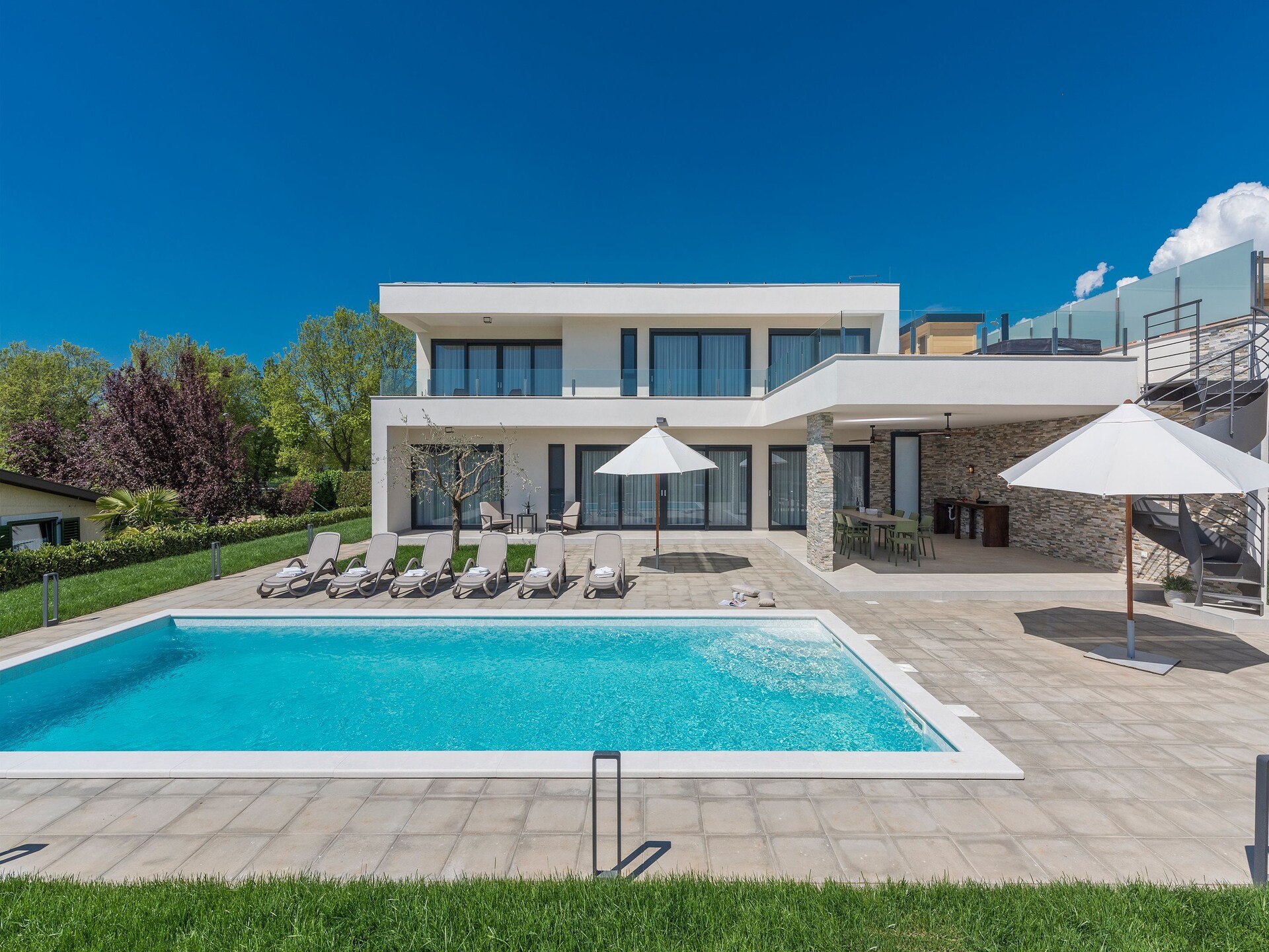 Luxe villa Blanca met privézwembad en zeezicht nabij Novigrad - foto 10