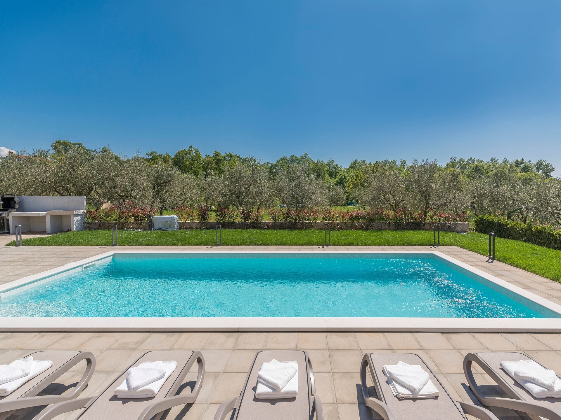 Luxe villa Blanca met privézwembad en zeezicht nabij Novigrad - foto 24