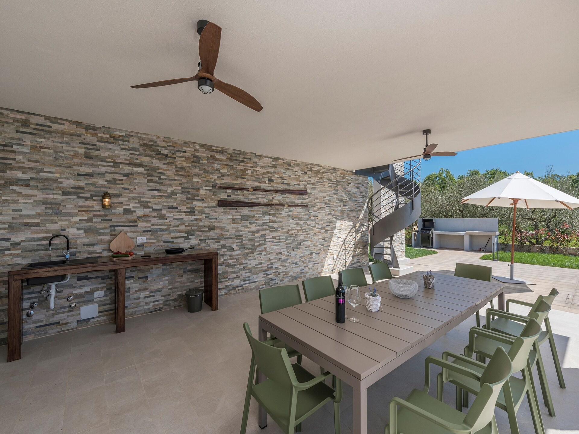 Luxe villa Blanca met privézwembad en zeezicht nabij Novigrad - foto 15