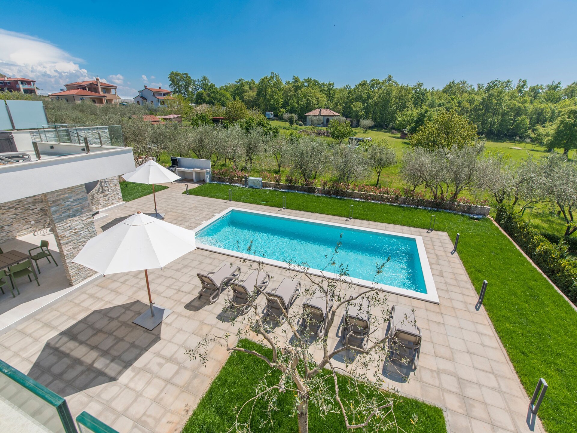 Luxe villa Blanca met privézwembad en zeezicht nabij Novigrad - foto 35