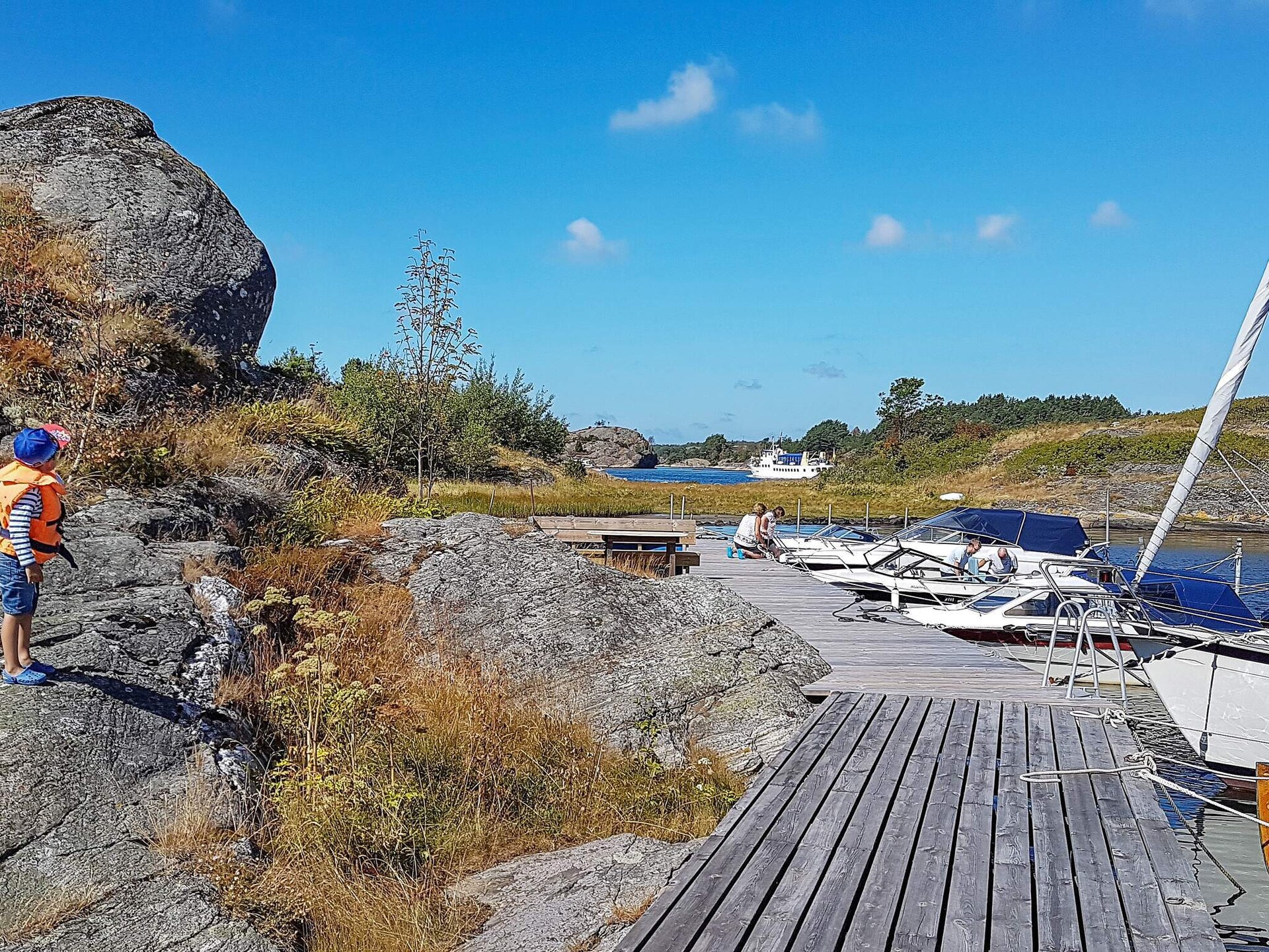 Zweeds vakantiehuis aan zee op Flatön met panoramisch uitzicht - foto 18