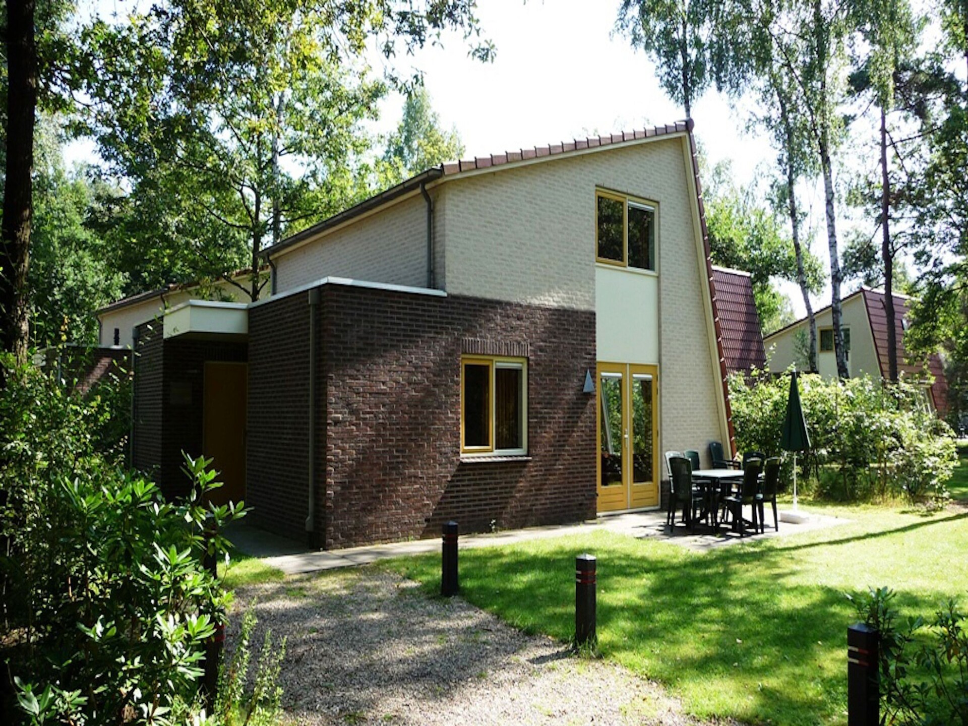 Vrijstaande bosvilla voor 7 personen op de Veluwe met hond toegestaan - foto 2