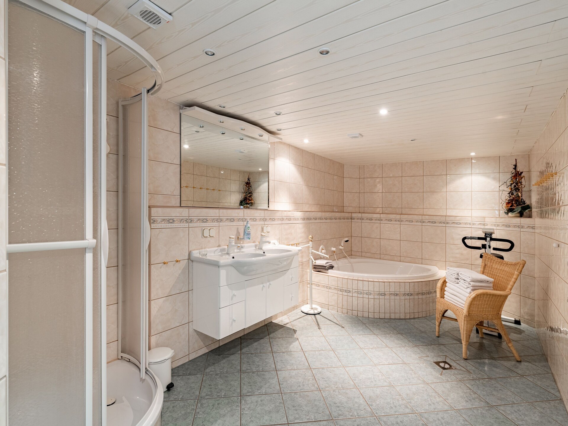 Ferienhaus Oase: Luxe houten vakantiehuis met panoramisch uitzicht over het Thüringer Woud - foto 25