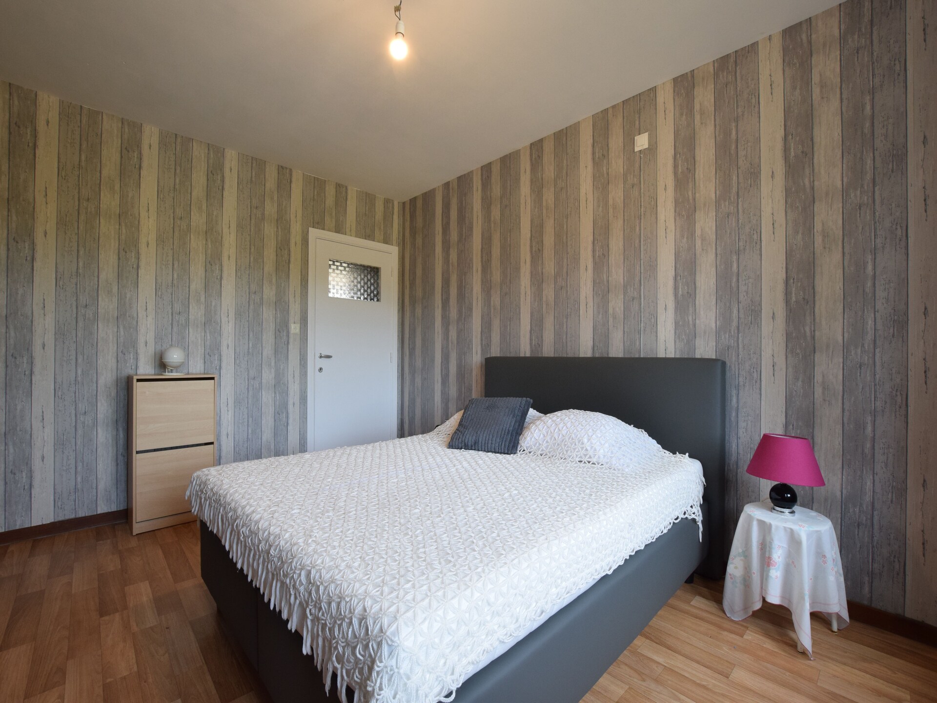 6-persoons vakantiehuis met open haard en tuin in Porcheresse - foto 17